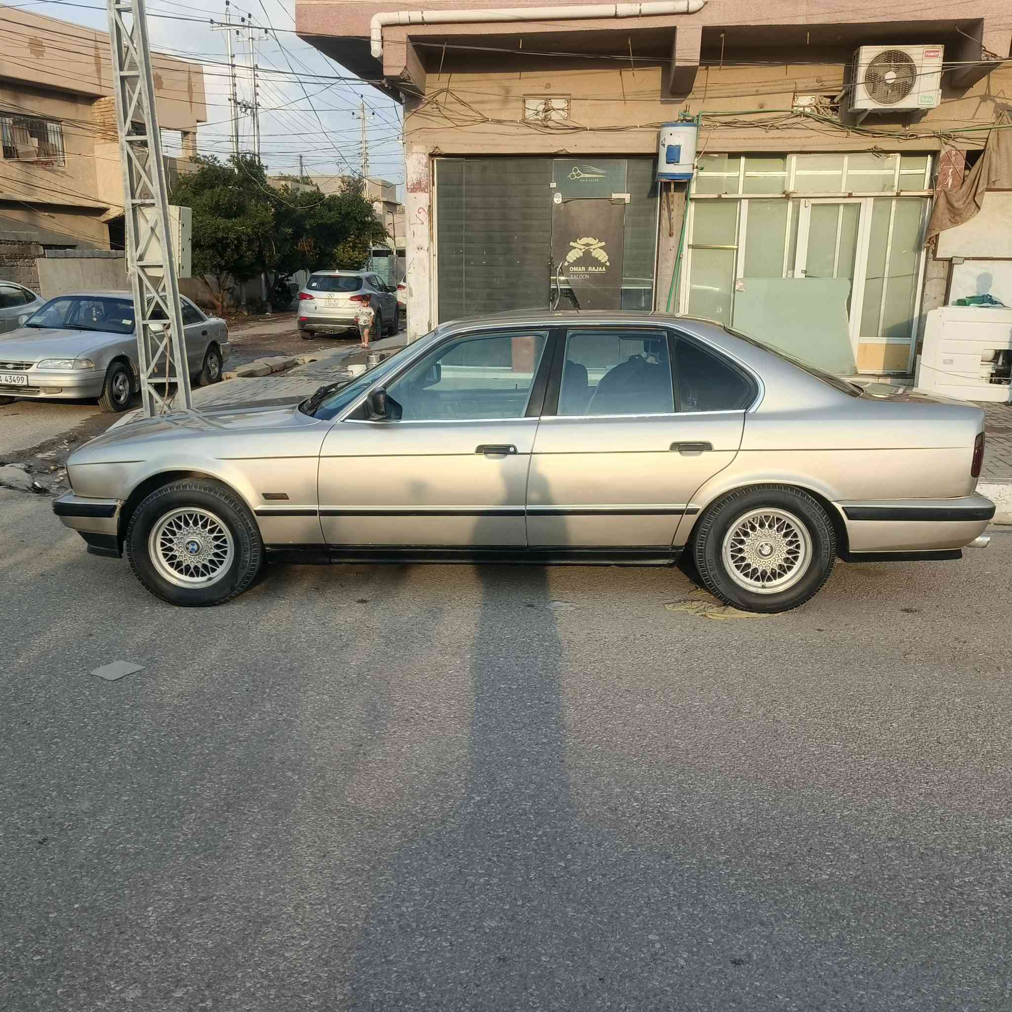 بي ام ٥٢٥ اصل كامله مابيها اي نقص كير محرك كهربائيات تدفئه تبريد  مسكر كبس كير اوتوماتيك السيارة باسمي السعر ٦٥ وبيها مجال قليل ديالى بعقوبه 
***********
