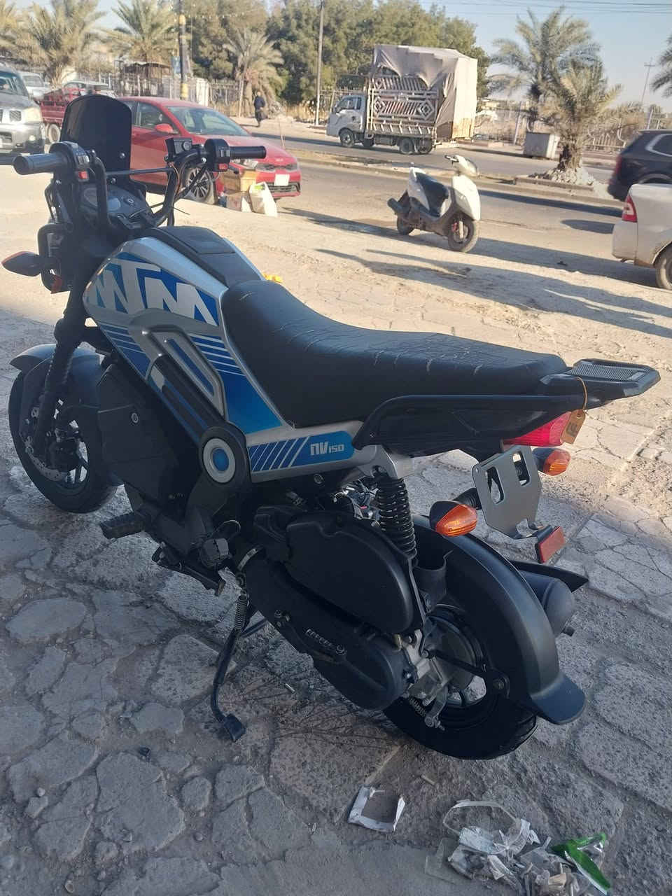 سلام عليكم اخوان للبيع دراجه هونده كلاسك دراجه مكفوله كفاله عامه بس كيلو متر مالته واكف مال سره الباقي كله مكفول سعر ١١٠ مكاني بغداد الشعله هاتف ***********
