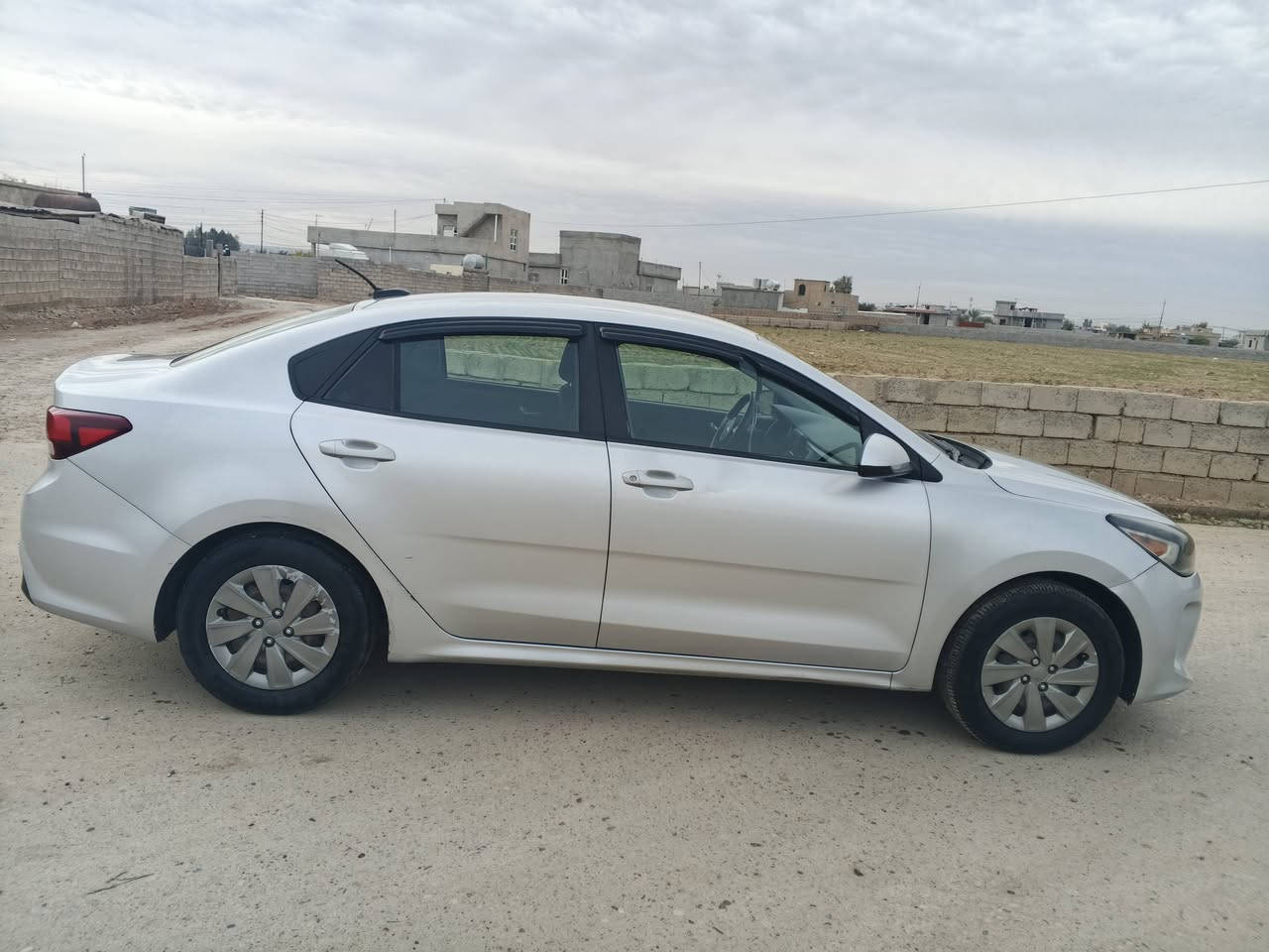 سلام عليكم كيه ريوه 2019 شرط محرك ما مفتوح وكير غطرت صبق ما بيه السعر 117 سياره وارد امريكي ضر بس دعاميه الماميه رقم الهاتف ***********
