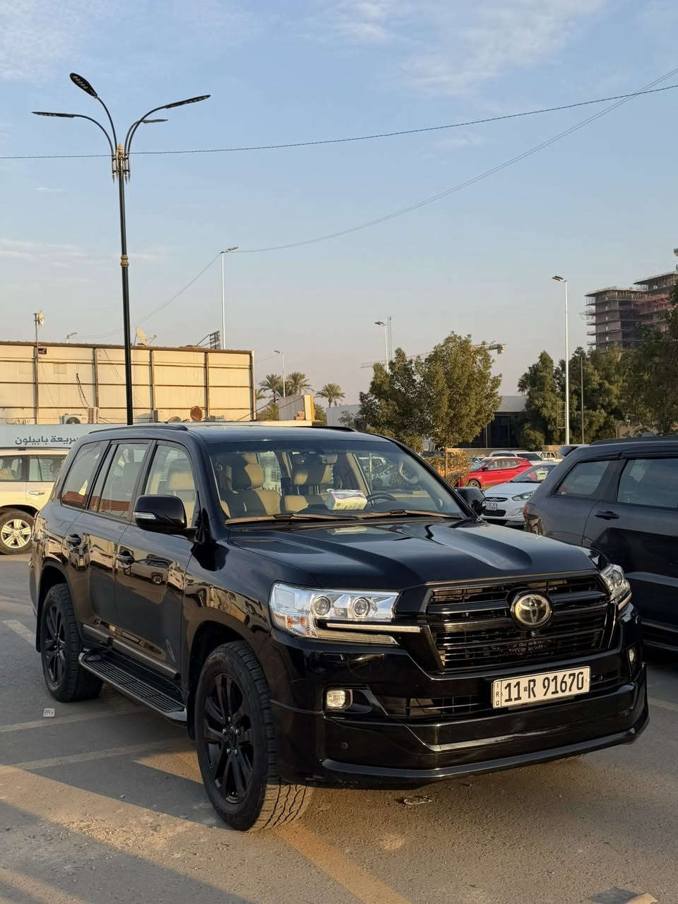 السلام عليكم.. للبيع فقط
لاندكروز vxs موديل 2019 
٨ سلندر محرك 5700
المشي 137 الف كيلو 
فول مواصفات (العنوان بغداد)
السعر 55000$ 
الرقم ***********
