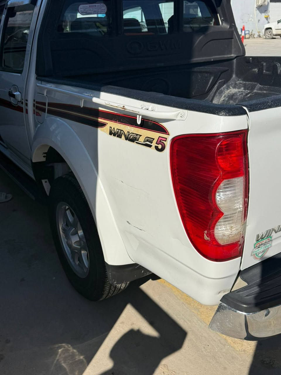 ✅ بيك اب كريت وول ونكل 5 أب كريد
✅ الموديل 2023  محرك 2.4 كير واكسل  كفالة 

✅ تبريد ثلج 

✅ ماشية 🚶‍♀️ 80الف قابل للزيادة 

✅ بيها بارد بالبدي وطخة بالباب الخلفي

✅ بدي كت نفخ بلاد

✅ محرك بانزين 

✅ المواصفات 

- تركشن كنترول :مانع انزلاق 

- اوتو بريك هولد : مانع ازلاق من منحدرات 

- تحكم مري كهرباء 

- كير عادي 

- دواخل أسود

- شاشة بلادية

- تحكم ستيرن

- كشن السايق كهربائي 

- حساسات خلفي 

- وبقية المواصفات المعروفة 

✅ رقم واسط

✅ السيارة بإسمي شوكت متريد احولك

✅ مكان السيارة واسط الكوت بيع فقط

✅ ✅ 

✅ للتواصل و الاستفسار اتصل على  متوفر واتساب  او اتصال 📞 ‭ 0772 502 8843
