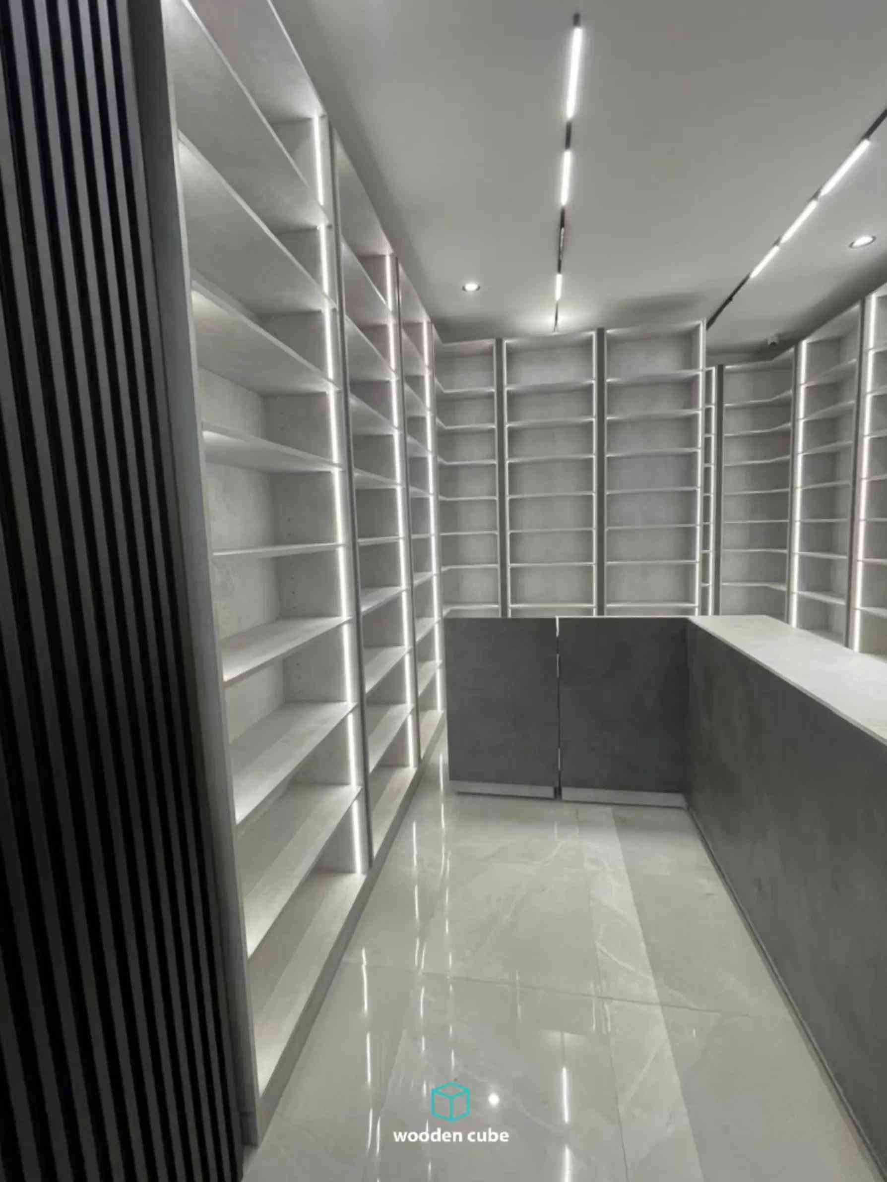 احد اعمالنا ..👌🏻 ديكورات صيدليه في منطقه البياع 💊 تطابق التصميم مع التنفيذ🖥️⚒️  يعطي مصداقيه لاعمالنا .. تم استغلال المساحة بشكل مثالي ورائع مما اعطى مساحة تخزينية واسعة تناسب حجم العمل 🤍 ... مع المكعب الخشبي ترى احلامك امام عينيك💎✨ للأستفسار ☎️ *********** زورونا في موقع العرض 📍 بغداد-نفق الشرطة -مقابل السفاره الفلسطينيه  #الشعب_الصيني_ماله_حل😂😂 #capcut #صيدلية #ديكور #اكسبلور 
