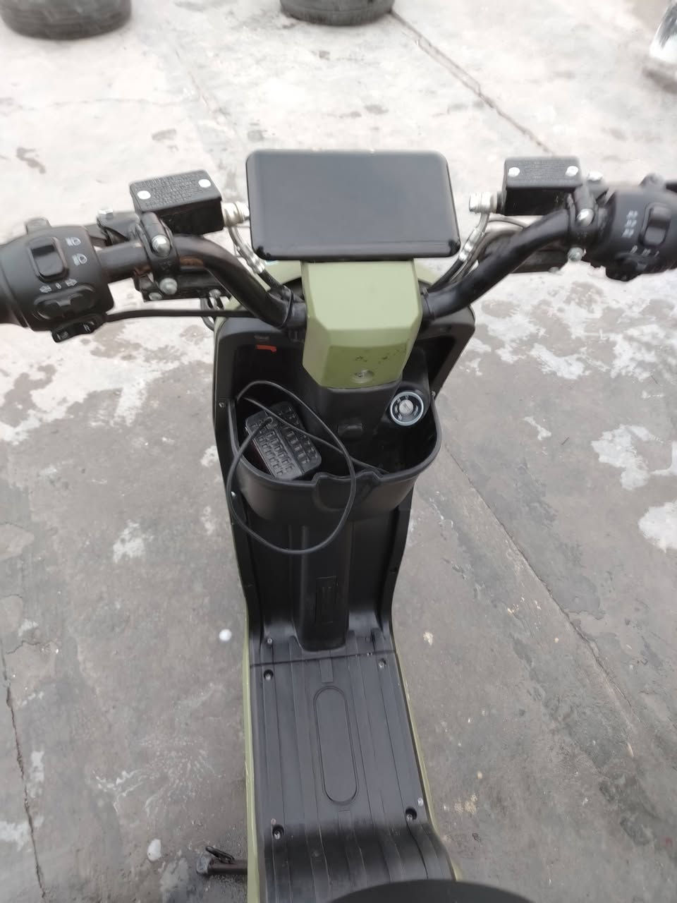 سلام عليكم دراجه شحن ريان R10 مكانين البياع شارع الضغط الرقم *********** السعر450 بيه مجال حك الجيه
