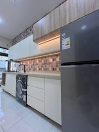 كاونتر • ٤أمتار • نظيف