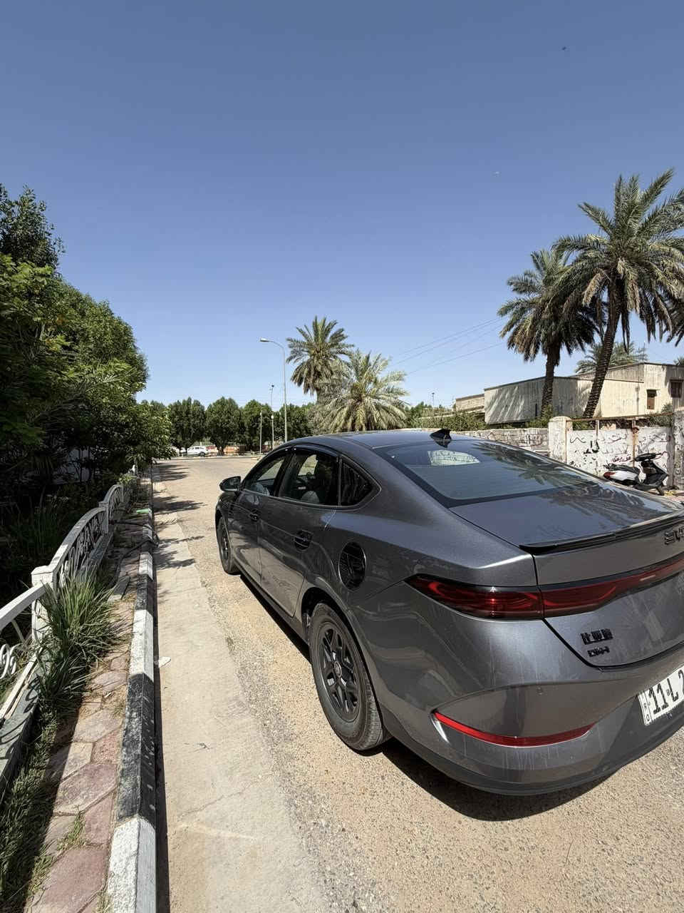 جن بلص 

موديل 2025

ماشية ١٦ الف 

بيها طختين خفيفات 

داخل زيتوني

رقم بغداد

موقع السيارة واسط 

اضافات ارضيات وسكوبات ولد امامي وبردات سياره جاهزة كلش 

السعر 18 مليون ومية 
***********

