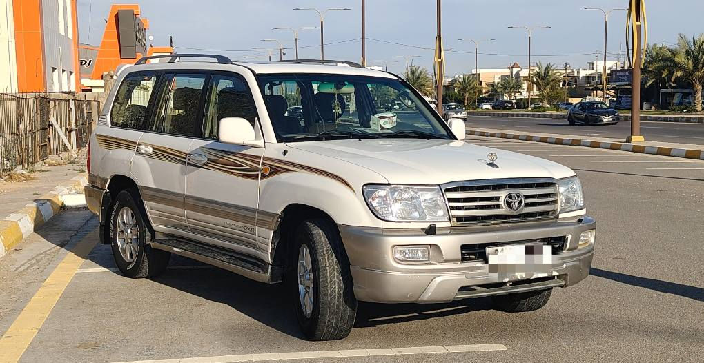 #مكلف بالنشر 

🚗🔥 للبيع — تويوتا لاندكروز GXR موديل 2005 🔥🚗
سيارة نظيفة جداً ومحافظة عليها، استخدام شخصي وحالة ممتازة — جاهزة للاستخدام مباشرة بدون أي مصروف.
✨ المواصفات:
✔️ Toyota Land Cruiser GXR
✔️ موديل 2005
✔️ دفع رباعي (4×4)
✔️ كير أوتوماتيك
✔️ محرك 4600 سي سي — 6 سلندر
✔️ اللون أبيض
✔️ فول مواصفات
✔️ فتحة سقف
✔️ تدفئة + تبريد
✔️ ثلاجة أصلية
✔️ دبل تانكي بنزين
✔️ شاشة + رادار أصلي تويوتا
✔️ 7 ركاب
🛠 الحالة الفنية:
🔹 فحص هزّة جديد
🔹 سونار جديد
🔹 لا توجد أي مؤشرات أعطال
🔹 سيارة نظيفة جداً
🔹 ممشى 185 ألف كم فقط (قابل للزيادة)
📋 المعلومات الرسمية:
▪️ رقم سليمانية إنكليزي
▪️ رقم الشاصي: JTEHJ09JX55117649
▪️ نفاذ السنوية لغاية: 12 / 04 / 2030
💰 السعر المطلوب: 200 ورقة
📌 مجال بسيط للمفاوضة للجادين فقط
📞 للتواصل: على الرقم التالي:
***********
✨ سيارة تستحق المعاينة — نظافة وأداء معروف عن اللاندكروز. الفلوجة, الأنبار
