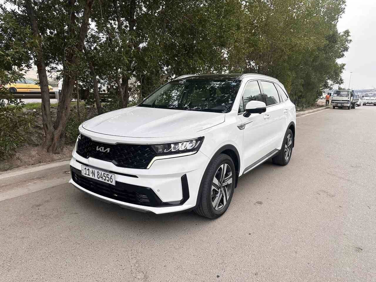 سورنتو 2022 فول اعلى فئة X4
بنوراما 
جلد داخل ابيض
4 كامرات
فور ويل
سايد بريك بصمه 
كراسي كهرباء
تدفئة تبريد كشن
شاحن واير لس
باب خلفي كهرباء
تحكمات ستيرن 
ويل كب
7 راكب
3 قطع تبريد 
بردات خلفيه 
شاشه كار بلي 
شاشه ديجيتل 
مري شفط
اشاير بلمري
ماشيه 66 الف
سياره مكفوله سونر مرفق بلمنشور
مكان السياره بغداد  حي الخضراء
السعر 293 وبيها مجال 
***********
