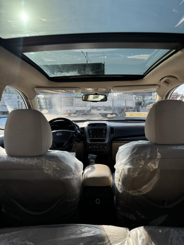 السلام عليكم
سورنتو  موديل ١٥  خليجي  ( ادوات وشرط تترقم ) 

مكفولة كفالة عامة 

محرك دوش ٢٤٠٠ 
حساس امامي خلفي 
بانوراما
٧ راكب 
معروفة مواصفاته
كير محرك كفالة 
السيارة جديدة وحلوة 
شرط مكفولة من كلشي 
 مكان السيارة (ميسان العمارة )
السعر ( ٩٥$ ) وبيه مجال بسيط 
وبالعافية ع الياخذهه

***********
