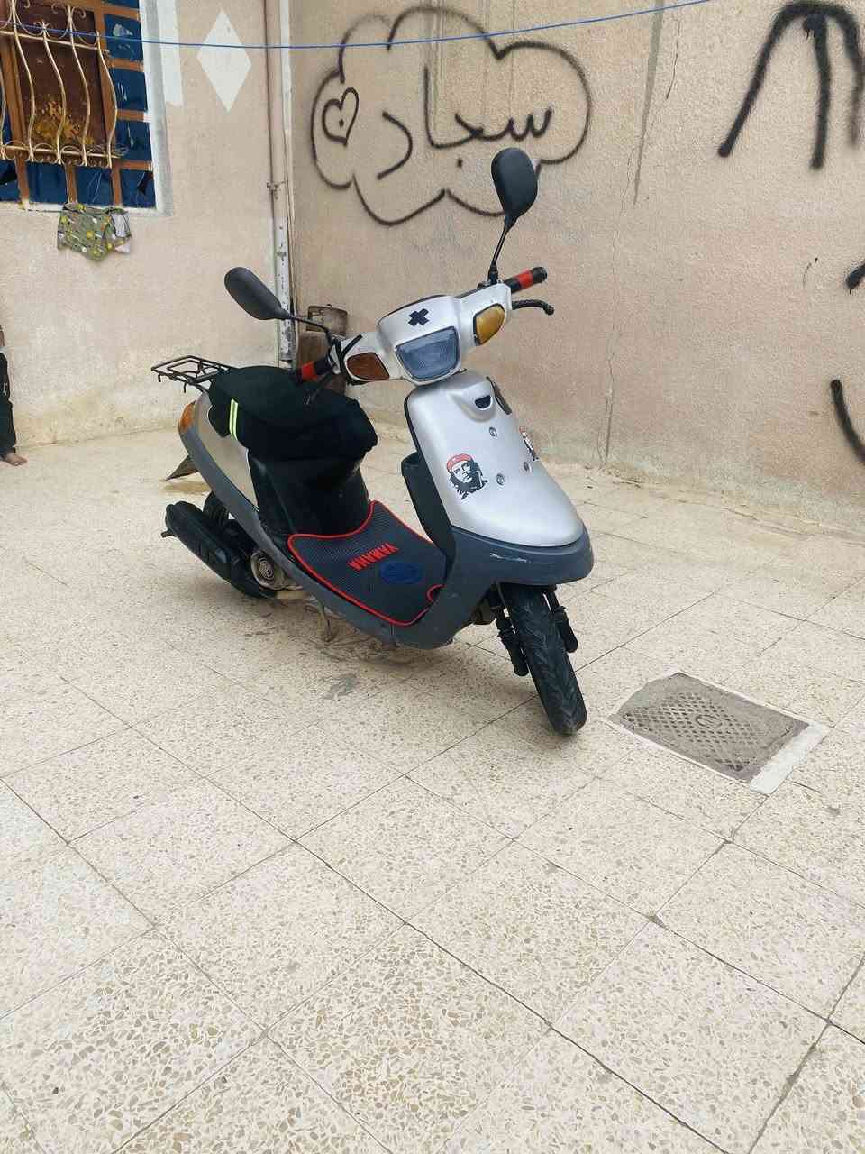 السلام عليكم موطور بوتين نضيف كلش  معمر مره وحده كهربئيات كله شغاله سلف شغال يعوزه باتري موطور نضيف وشرط شلعه نار هاذا رقمي *********** ادفع سعر عجبني ابيعك بي التريشه الايسار مكسوره
