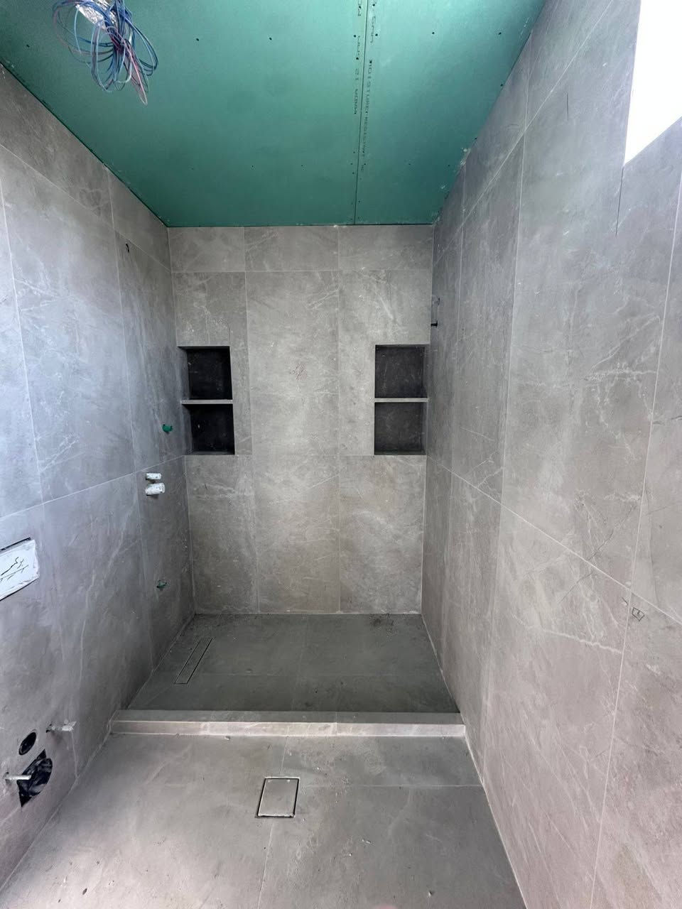 كادر بورسلين من الانبار شغل درجة وتسليم مهندس نشتغل جميع محافظات العراق. عملنة مادة فقط . سعر المتر ما اشتغل جوة ٨ . التزام بالعمل ودقة للتواصل هذا رقمي ***********
