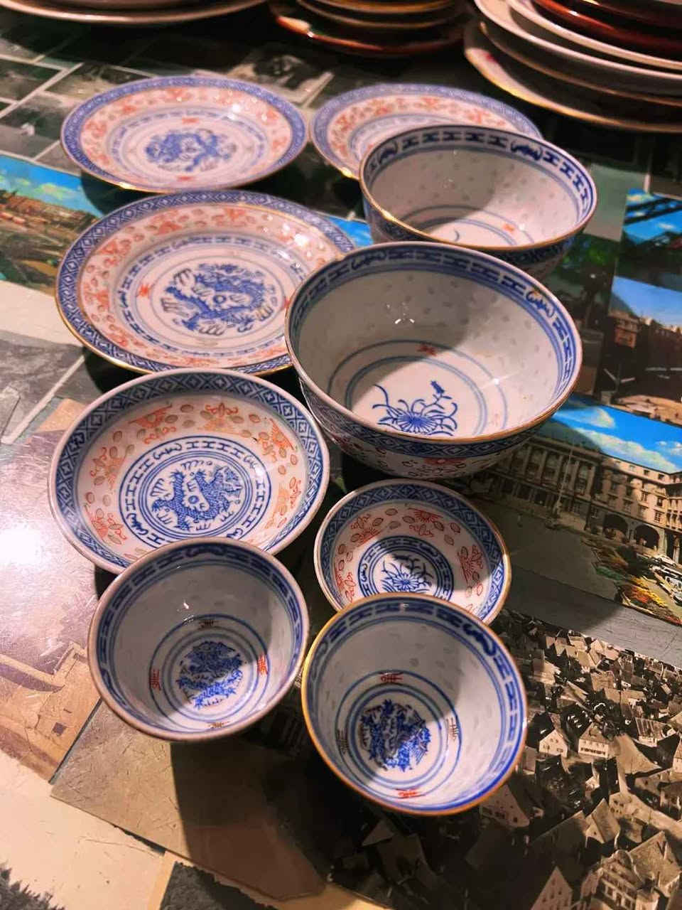 Vintage Rice Eye Set: Blue Dragon Motif
​9-Piece Set:
​2 Coffee cups
​1 Plate (10 cm)
​3 Plates (15 cm)
​2 Deep bowls (11 cm)
​1 Small dish (6 cm)
​Condition Report:
​Two cups, two of the 15 cm plates, the 6 cm small dish, and one of the 11 cm deep bowls are in excellent vintage condition.
​The 10 cm plate, the remaining 15 cm plate, and one of the 11 cm deep bowls have a minor chip, as shown in the photos.
​The remaining pieces are in excellent condition with no other flaws or defects.
​⚠️ Please review the photos carefully as they form part of the description.
​📦 Shipping: Available to all governorates.
​✉️ Inquiries: For price and serious inquiries, please feel free to send a direct message. الاسكندرية, مصر


**إذا كنت صاحب هذا الإعلان وتريد حذفه لأي سبب، رجاءا أرسل رسالة إلى الدعم الفني**