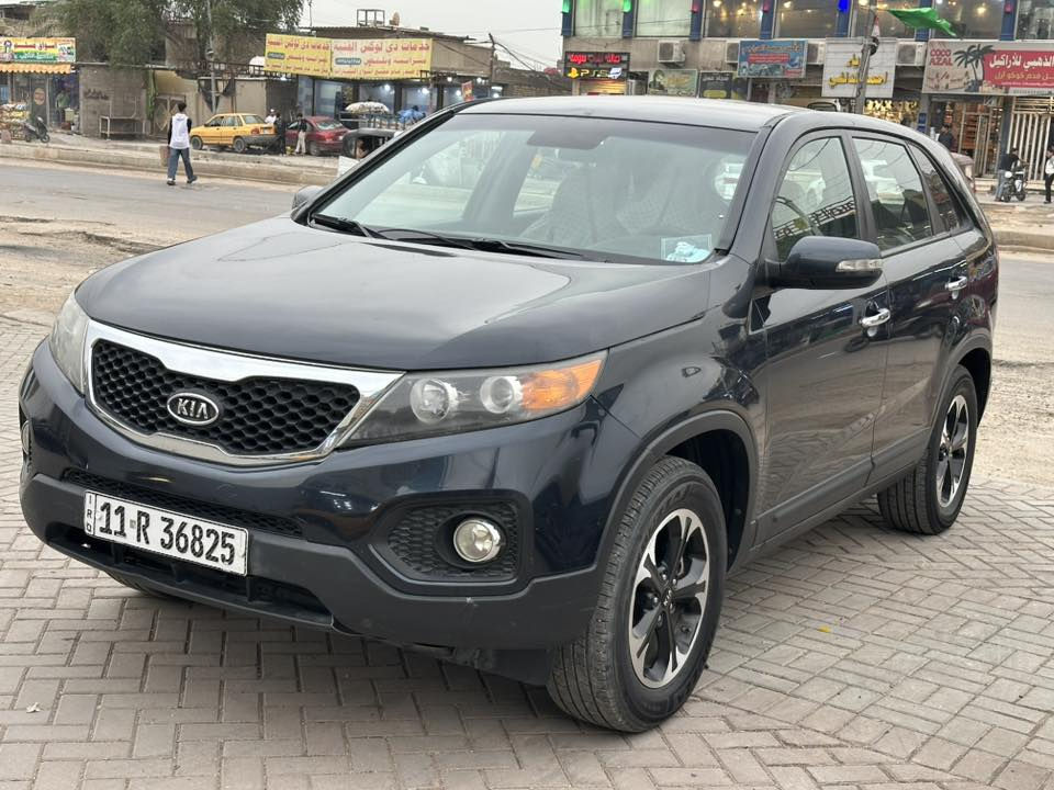 سورنتو 2012 وارد امريكي
سبعه راكب 
قطعتيين تبريد 
تحكم استيرن جهتيين 
مري كهربائي 
2400 دوش المرغوب  
السياره حلوه ونظيفه 
تخم تاير جديد 
رقم بغداد الجديد باسمي تحويل ثاني يوم 
مكانها بغداد مدينه الصدر يم الحمام  
سعرها ١٣٧ وبيها مجال بسيط حك الجيه. 
*********** حسين الدراجي.
