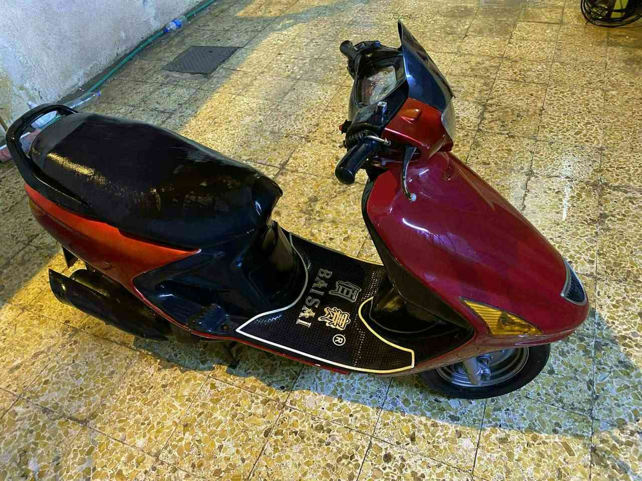 سلام وعليكم شباب فراشه فحل شوفت عينكم نضافته لستفسار*********** مكان نجف حي ميسان لسعر500وبيهامجال
