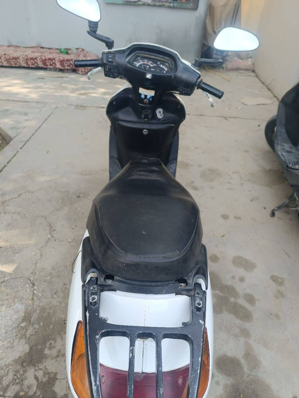 سلام عليكم دراجه سبيسي ياباني للبيع
درجه مرتبه شوي بيها تعديلات بسيطه ققل جنطه موجود قفل ستيرن موجود ستان صفح مرايات سعر 475 وبيها مجال 
رقمي *********** بي واتساب
