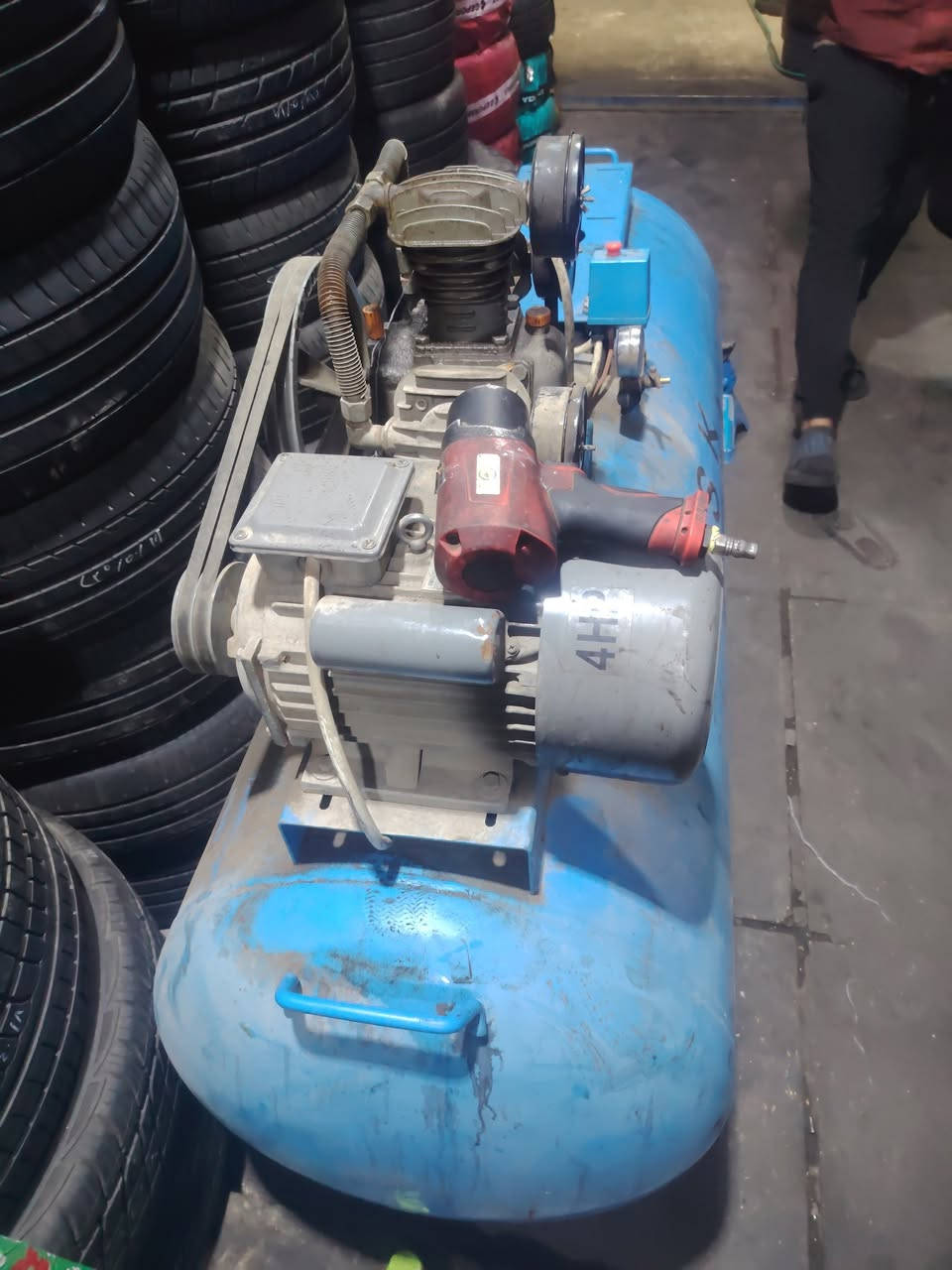 السلام عليكم كمبريسر حجم ٥٠٠
اخو الجديد وعل فحص استعمال قليل
َمكان بغداد للاستفسار
***********
