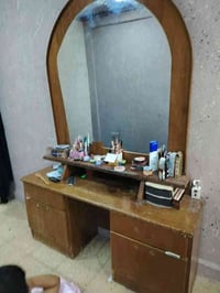 غرفت اخشاب للبيع السعر 250 و بيها مجال 07511763152