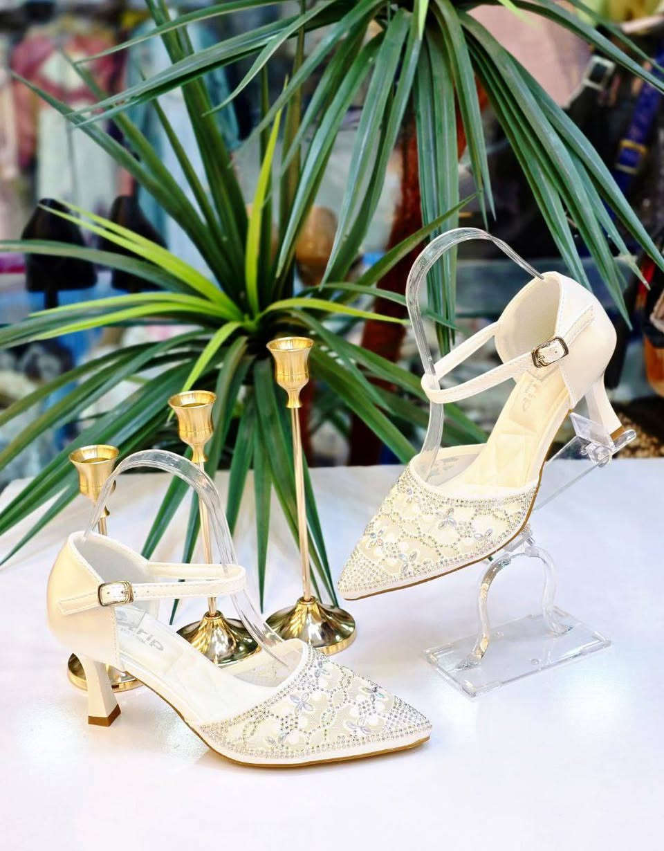 كعب ارتفاع 6 سم
السعر 18
37-38-39-40-41


**إذا كنت صاحب هذا الإعلان وتريد حذفه لأي سبب، رجاءا أرسل رسالة إلى الدعم الفني**