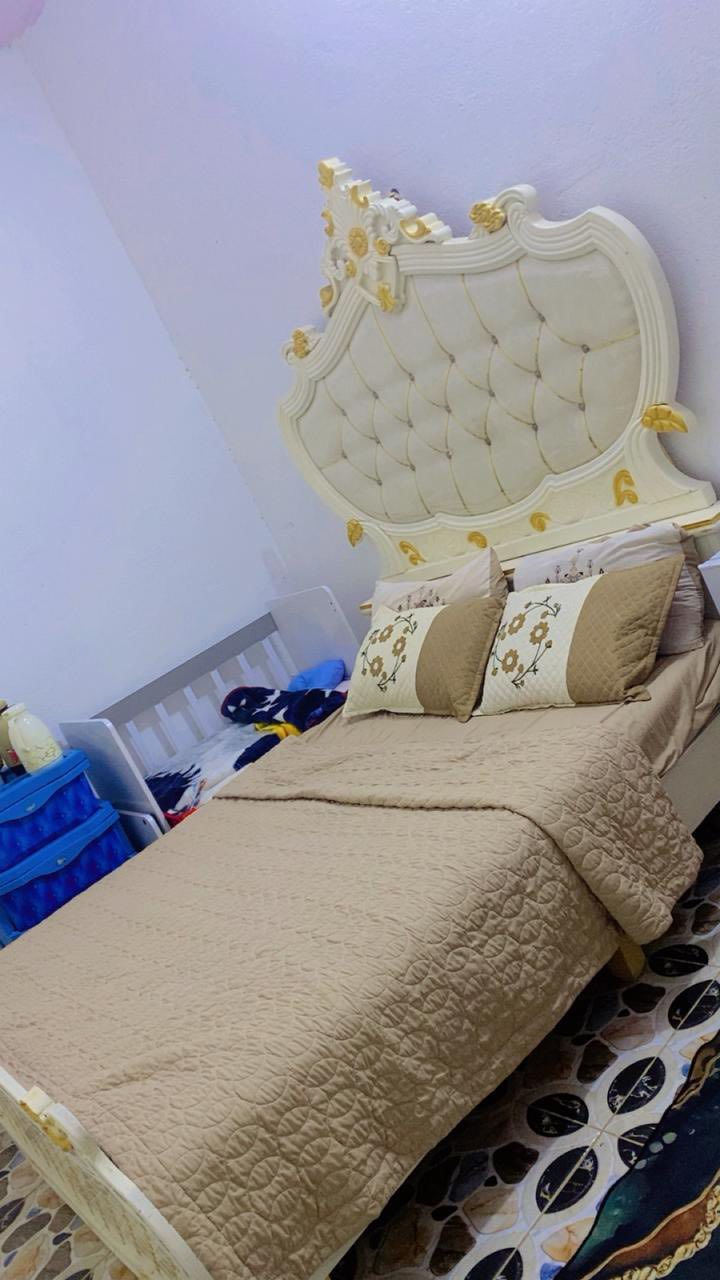 غرفه نوم صاج عراقي تصميم تركي غرفه نضيفه كامله الملحقات بيها كومديات وكعده جربايه وزاويه خشب ثقيل للبيع


**إذا كنت صاحب هذا الإعلان وتريد حذفه لأي سبب، رجاءا أرسل رسالة إلى الدعم الفني**