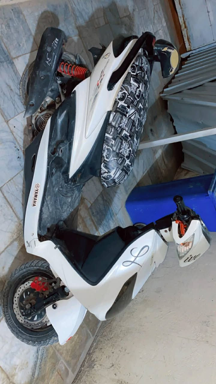 دراجة سكنس  فحل كابريتر كوري  نضافة كفرات ٧٥٪ نكرة سلف   كهربأئيات كلة شغال مكينة ٥٨
ابيعلك من باب البيت شرط  شلعة ومعدل   المكان المحمودية السعر ٦٥٠ وبيه مجال الرقم ***********   للشراي اتصل لا تراسل مكلف  بل نشر
