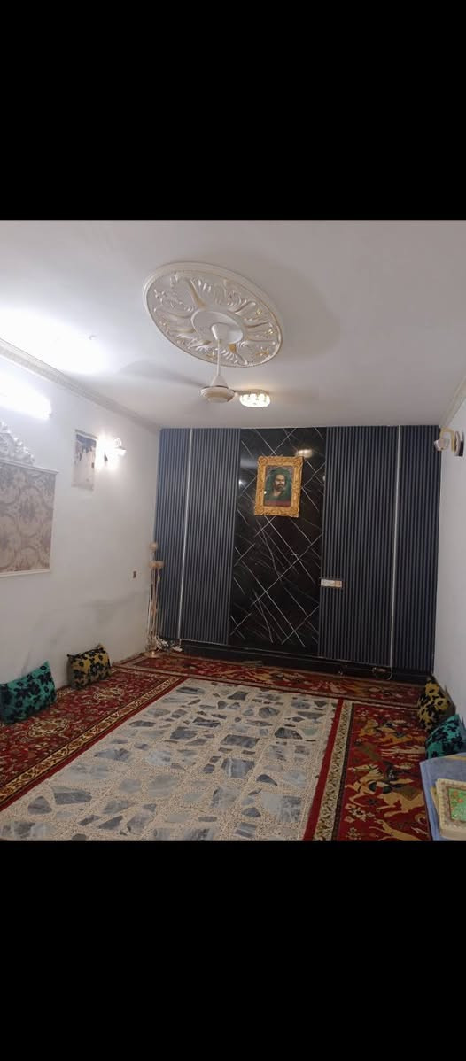 السلام عليكم بيت للبيع الكمالية شارع الاصفر العام تجاري يرهم سكن و استثمار وارد شهريا 700 الف للبيع بسعر مناسب رقمي ***********
