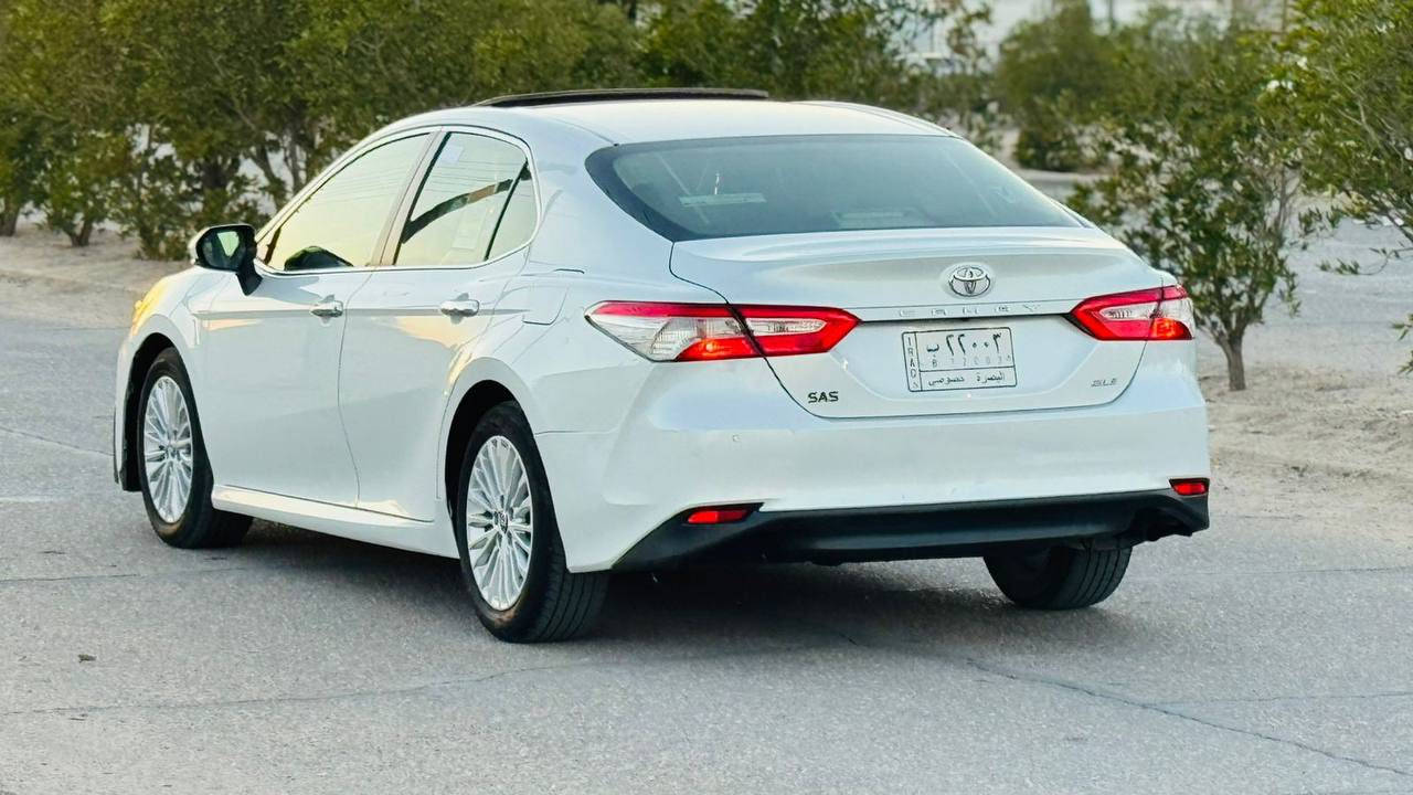 كامري 2019 خليجي GLE فول مواصفات 1/1 
ألون صدفي رقم بصره مميز سنويه 2028 تحويل ثاني يوم بيه قطعتين صبغ بيبان صفحه العبري بدون ضربه اثر شخط بسيط مكينه وكير وحداده تخم تاير اي نقص مابيه ماشيه 108 كم السعر 188$ورقه مجال بسيط 
عنواني البصره ***********
