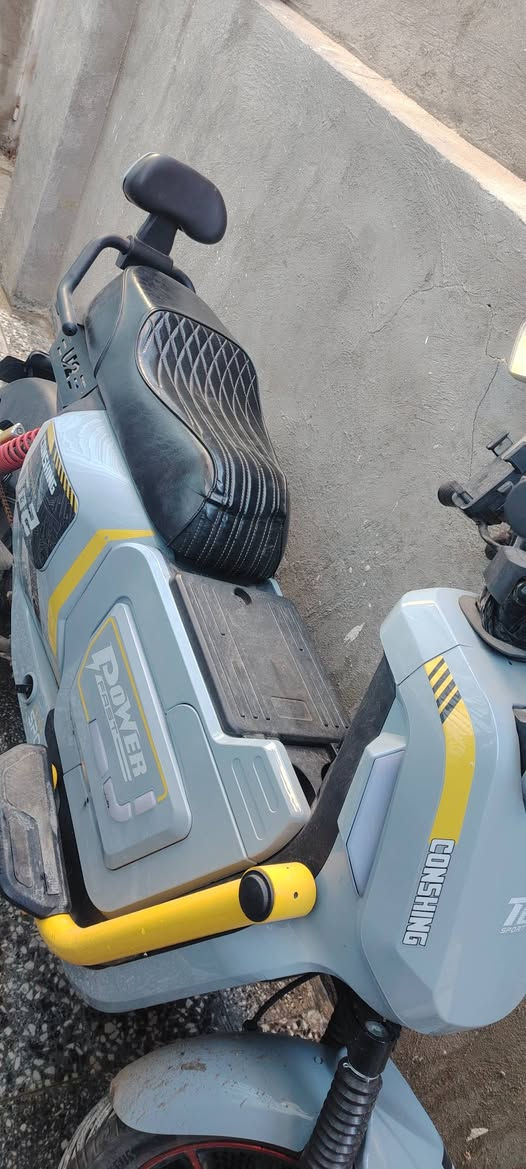 درجة 5 بطاريه كبيره ملف 2000 واط دراجه جديده رياضي حلوه   مكان بغداد تقاطع درويش ***********
