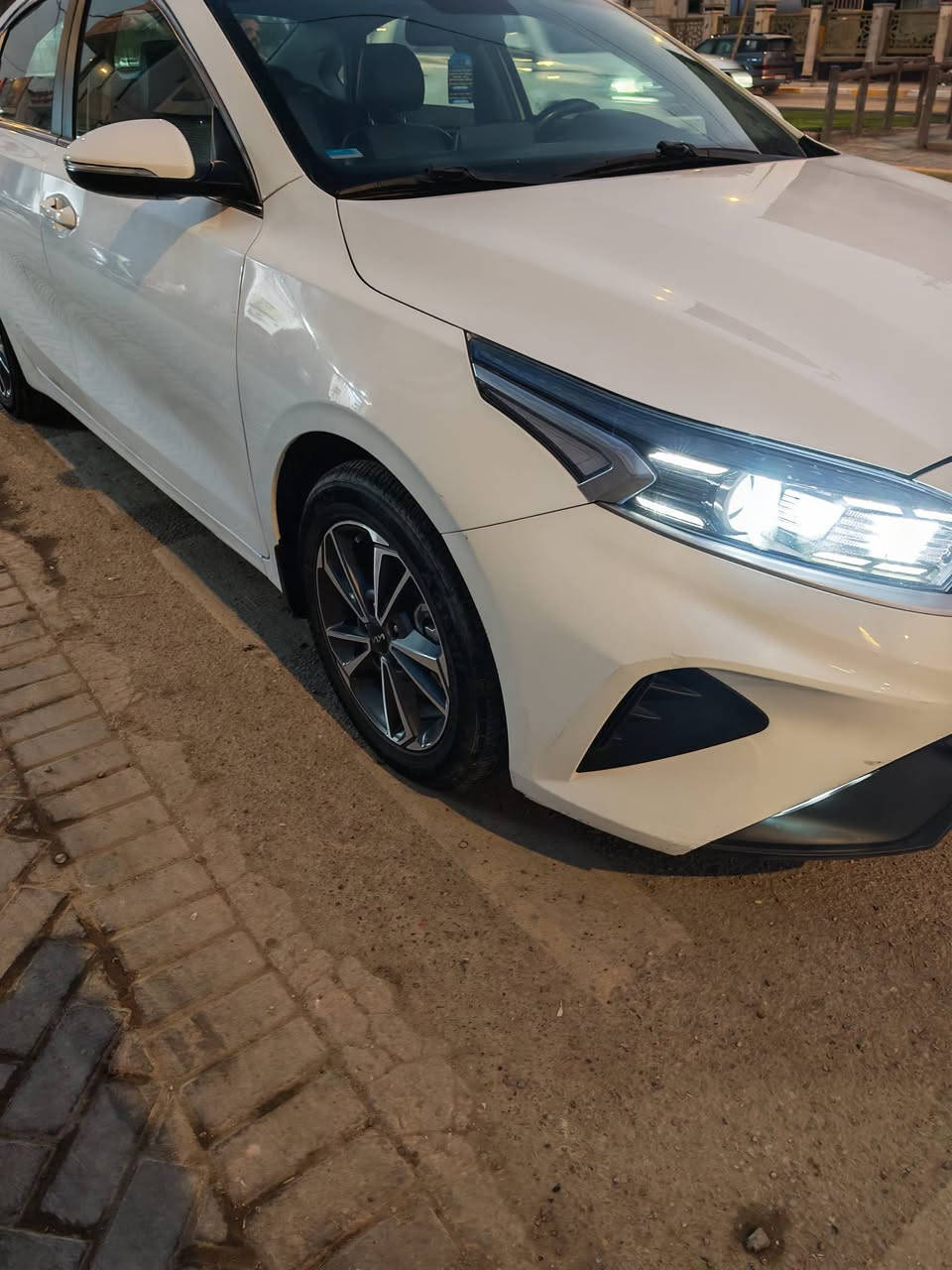 سلام عليكم 
کیا سيراتو مكينة حجم 2000 موديل 2023 خليجي وكالة NIM رقم سليمانية تحويل مباشر ماشية 52 الف فول مواصفات واحد على واحد جاملغ خلفي اليسار بي رصعة + الجاملغ الامامي اليمين بارد على كد شبر والباب الامامي للراكب بي حار ونصبغ السعر 164 بي مجال قليل مكان السيارة بغداد حي جميلة
الرقم ***********
