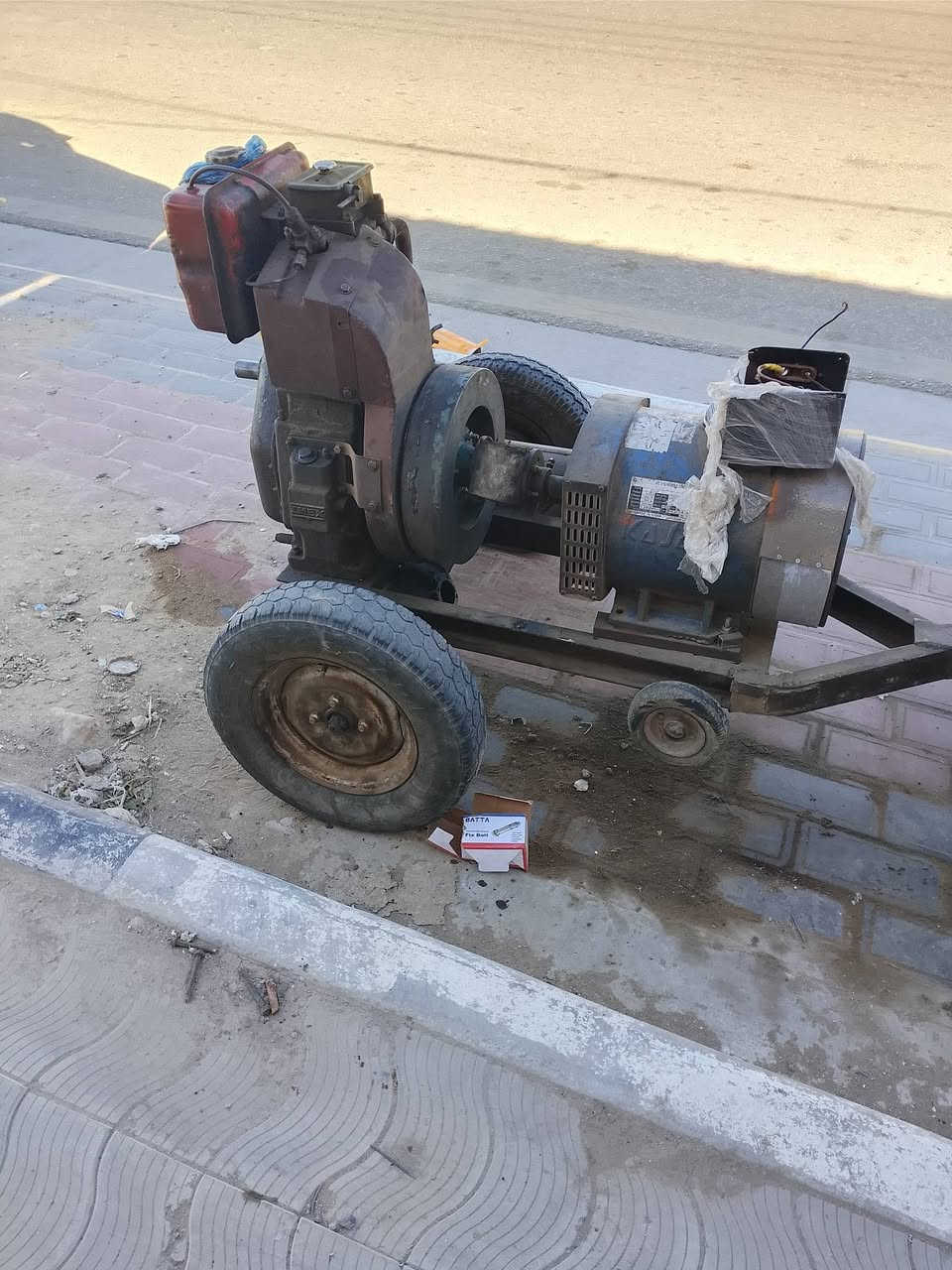 مولد هندي شغال فول محرك نص هندر 10كيفي 30أمبير مكانها كربلاء سعرها 450
***********
