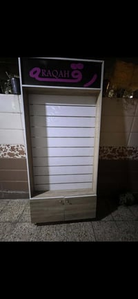 رفوف • مستخدم قليل • ٤ قطع