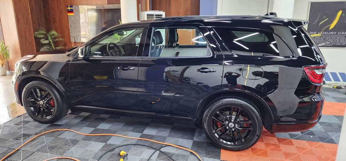 السلام عليكم
دورنگو  GT Plus موديل 2024 فوووول الفول 
● محرك 6 سلندر 3600 
● ماشية 25 الف 
● سلايد 
● رادار امامي 
● رادار جانبي وخلفي
● توقف ذاتي عند الاقتراب
● كشنات تدفئ تبريد 
● كشنات خلفي تدفئ
● كراسي كهرباء 
● مداخل يو اس بي و تايب سي 
● تبريد 3 قطع منفصل 7 راكب 
● نقطة عمياء
● شاشة كبيرة اتصال لاسلكي
● دشبول دجتال
● صندوك كهرباء
● تشغيل عن بعد 
● لد نهاري 
● حساس  خلفي 
● لايتات زنون اصلي 
● ميموري خزن كشن
● ستيرن كهرباء
● ستيرن تدفئ 
● عليها تغليف ppf ضمان عشر سنوات 
● سيارة جديدة جداً جداً بدون اي نقص
● رقم بغداد باسمي تحويل ثاني يوم
● بجم كبس
● حادث جاملغ الايسر صبغ
● باب سايق مبدل نفس لون بسبب شخوط حادث امريكا
● ايرباك برده وكشن فقط
● مكان سياره ميسان
للاستفسار والسعر
الاتصال  ***********
