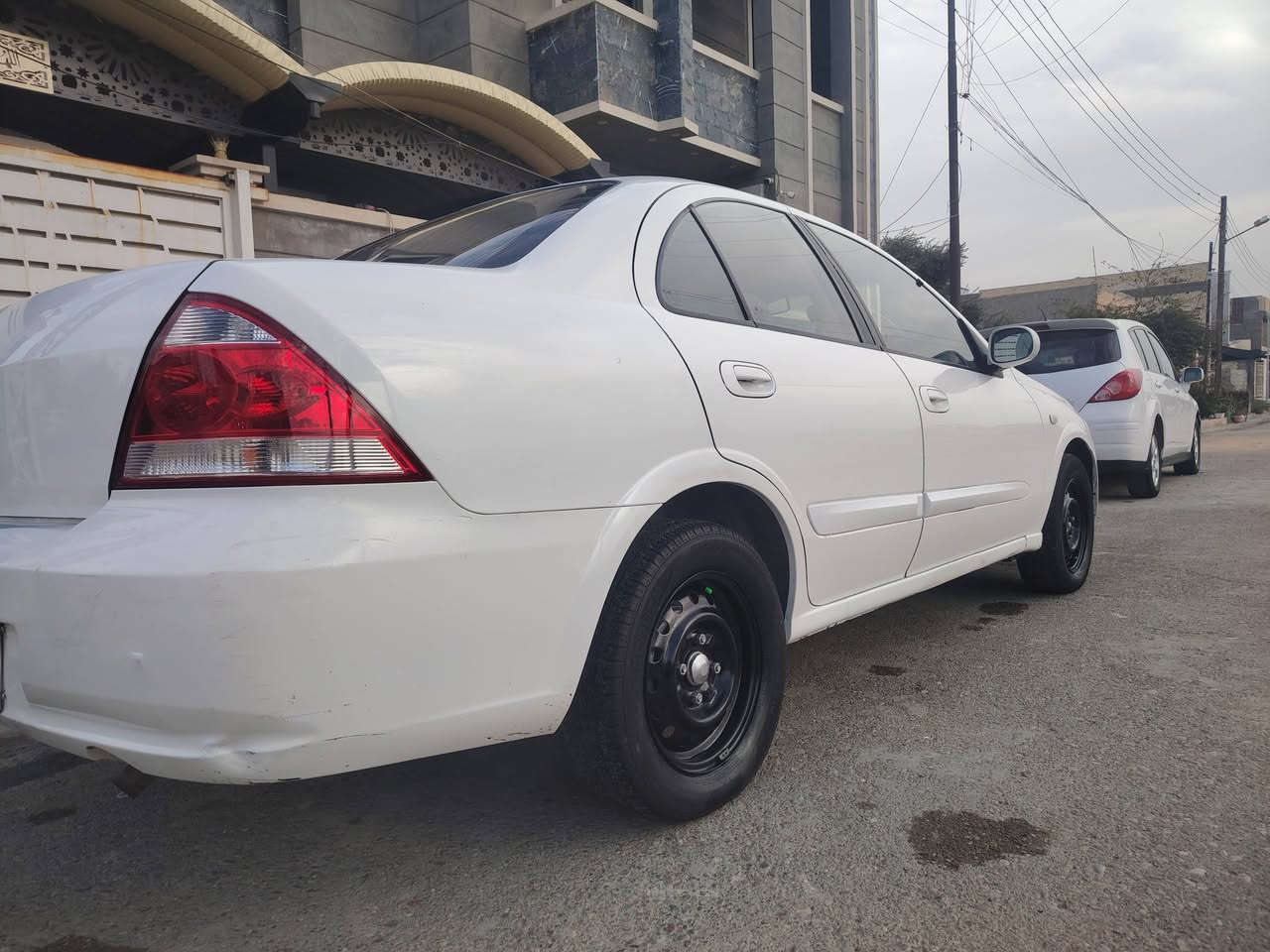 سني 2009 ماشيه159
كفاله عامه فقط نص دوسه صبغ جاهزه من كلشي سياره جديده السعر 107 مكاني بغداد المحموديه 
***********. ***********
