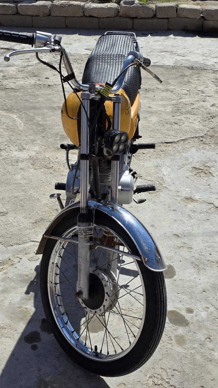 سلام عليكم للبيع دراجه ادوات نضيفه مكينه نظيفه شلعه تخبل وخرسه هندر واحد الوياله جدد اكزوز جديد كشن تانكي انضاف كهربائيات كلها شغاله عوزها بس باتري السعر 350 وبيها مجال قليل كلش لشراي أكرر بيها مجال قليل لشراي حك الجيه فقط المكان المدينه اتصال *********** بيه واتساب اتصل وبخدمتك
