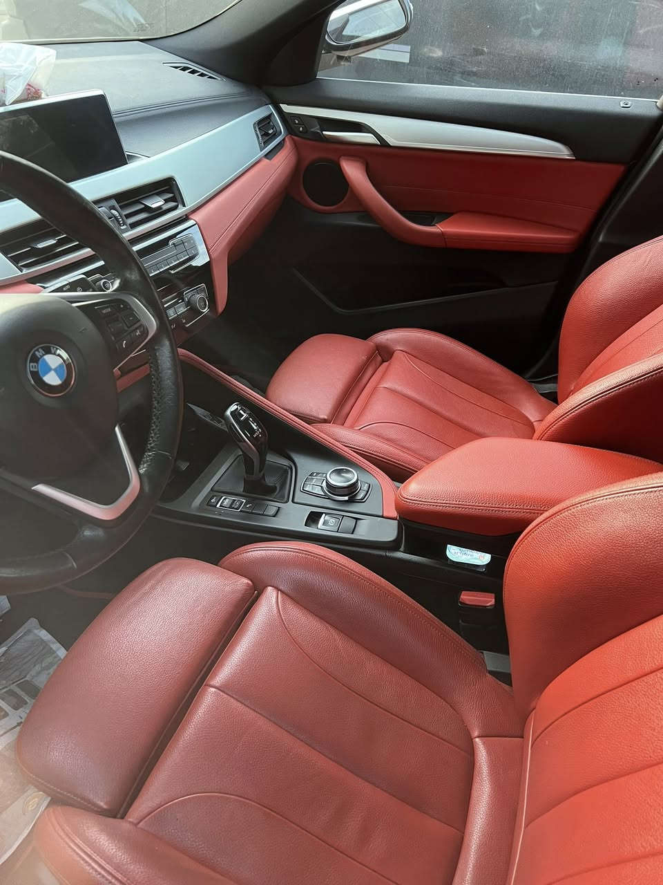 BMW X2 للبيع
موديل 2022 
فول مواصفات 
حادثها موضح بلصوره 
مكانها بغداد / زيونه
السعر 200 وبي مجال الشراي
ماشيه 52 الف ميل 
***********
