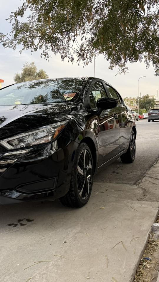 نيسان فيرسا 2024 SR
اعلى فئة حادثها موضح بالصور 
ماشية 14 الف ميل 
رادارات 360 تنبيه الخروج عن المسار 
تبريد شاشة 
شاحن واير لس 
لد و عدسات 
مكان السيارة كركوك 
السعر 127 ورقة و بيها مجال 
***********
