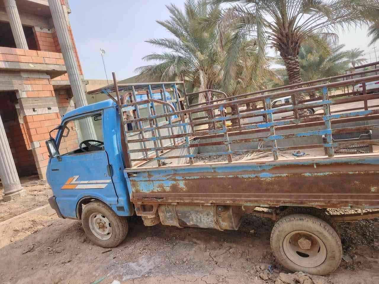 سلام عليكم
للبيع كيا بنگو موديل ٩٣ مكاني ديالى
***********
