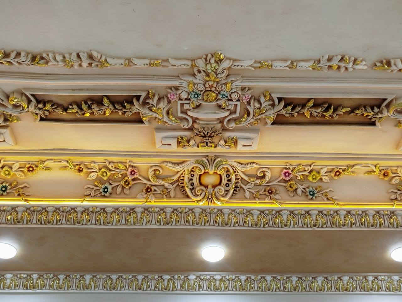 السلام عليكم ورحمه الله وبركاته
كادر مصرى أعلى مستوى لجميع اعمال الصباغة 
ملكى 
ساده 
ديكورات 
احلم وعلينا التنفيذ
*********** اتفضل وادلل
