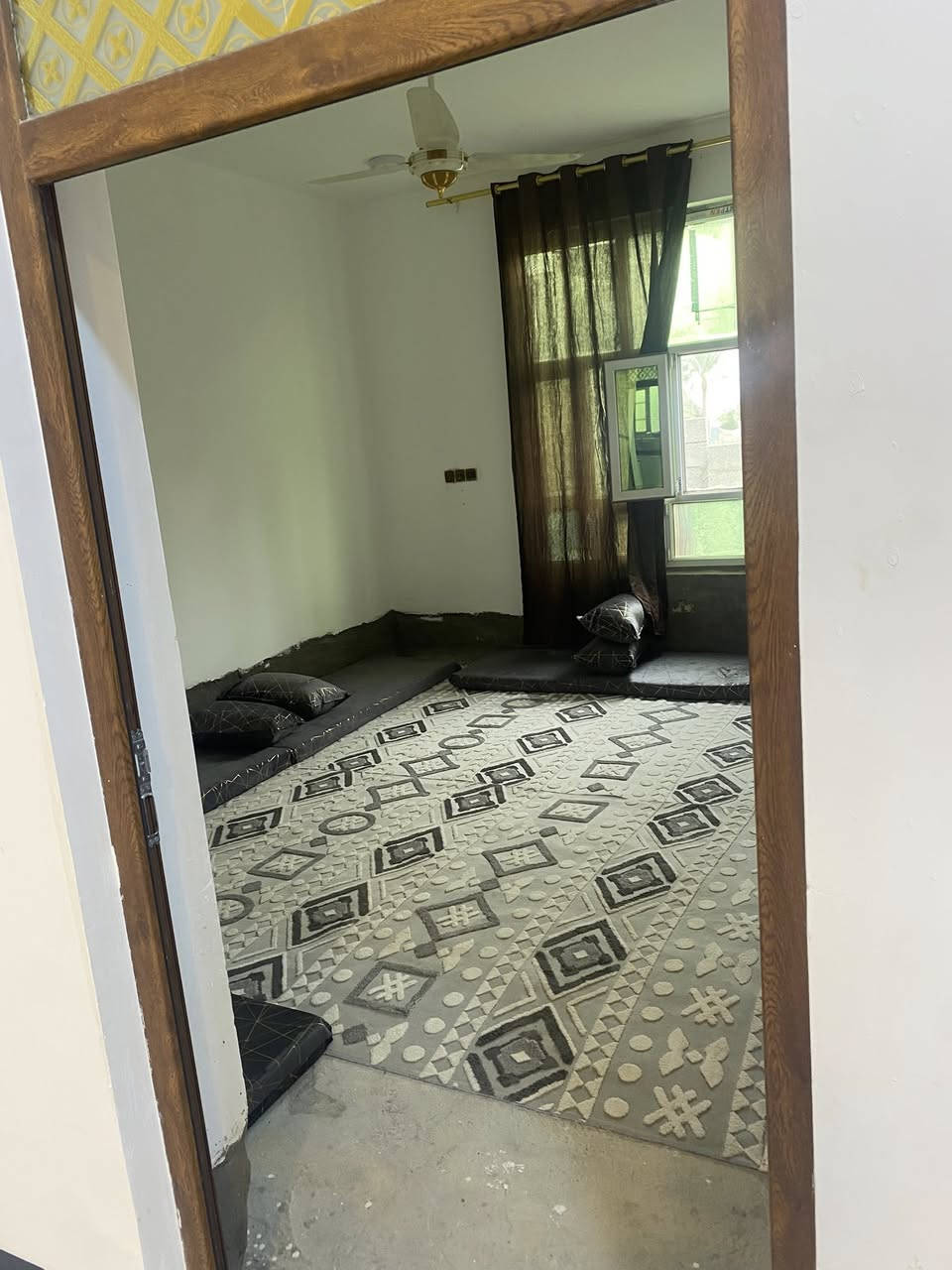 #بيت_للبيع
مساحه الارض 711م 
مساحه البناء 200م 
بناء_طابوق_حديث
#جنس_الارض_زراعي_يبعد_عن_نهر_الفرات_50متر_وعن_السده100متر
يتكون من (استقبال،صاله،مطبخ،غرفتين،بيتونه ع طول الصاله،مجموعه صحيات داخليه وخارجيه)  
خدمات كامله
#العنوان_حصيبه_الشرقيه_البدمنه
مجاور بيت #الاستاذ_عماد_حميد_عبدالله_مدير_بلديات_الانبار
التفاصيل 
للاستفسار ***********
