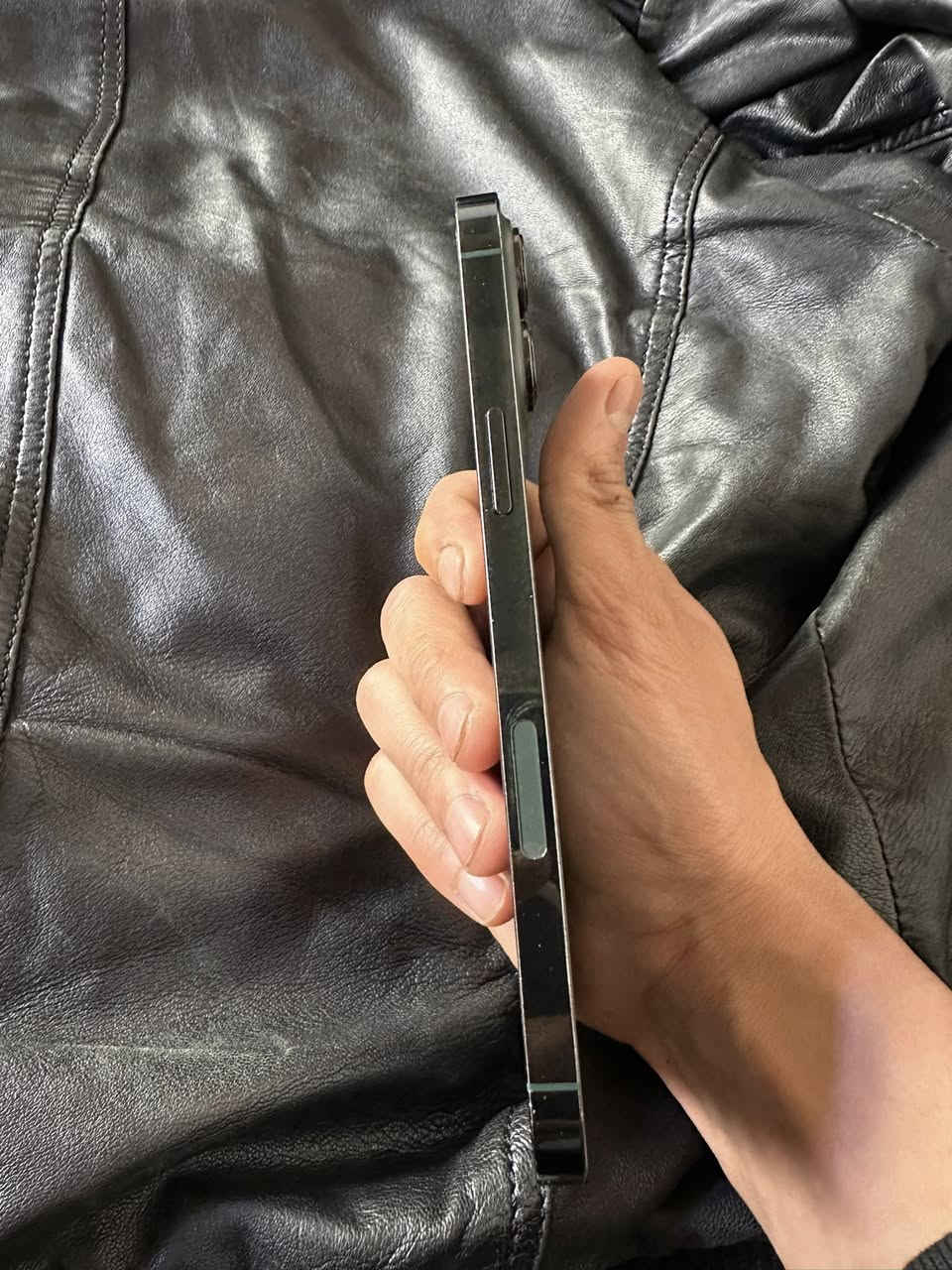 أيفون 13پرو للبيع بطاريه91 المساحه 128 مامفتوح  نضافه 99 جهاز بيت شرط سعر 600بيه مجال ***********
