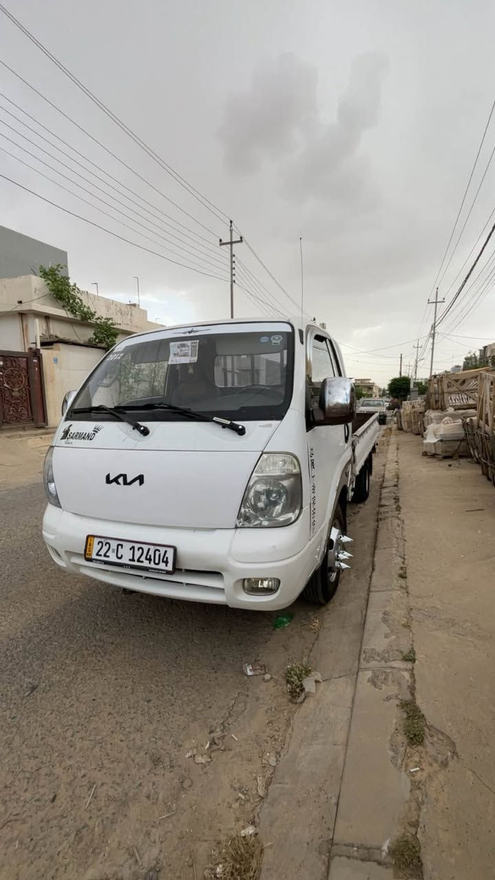 سلام وعلیکم 
کیا ٤هەزاری مۆدیل ٢٠١٢ ٤ هەزاری عادی
بۆ فرۆشتن رەقەم و سەنەوی نوێیە یەک دینار غرامەی لەسەر نیە
ماڵ دۆست و کاسبیە
یەک دینار مەسرەفی نیە لە حەیب و حاتڵ بوون 
کەمێک وردە وارەی تیایە بۆ دڵی خۆت ئەگەر جوانکاری بکەی
جەمپەکی خەفیفی پێشی هەیە لەگەل ناو دەرگاکانی 
گێر و مەکینە و شانسی بە شەرت
مەکینە و شتی بێ حەیبە ٦ تایەی نوێیە لە ژێرە لۆک تایەی پشتی ئەسڵ ٦ تەنی لێدە بێ منەت
سەیارەکە لە هەولێرە بای ٩٨ وەرەقەیە معامەلەیکی کەم و برایانەی تیایی
***********
***********
***********
موشتەری تەلەفۆن بکە أربيل, العراق
