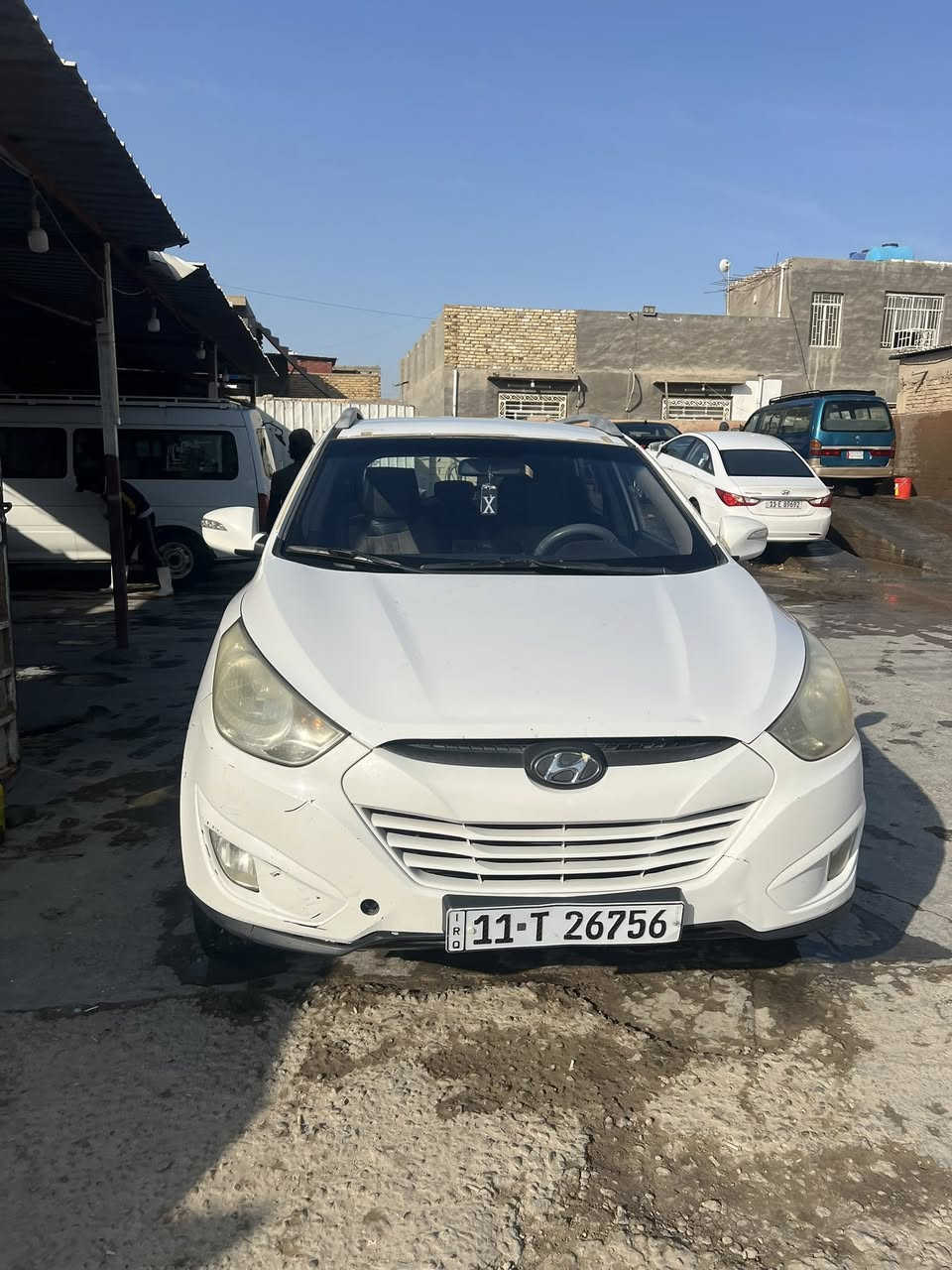 توسان ١٣ خليجي 
مواصفات عاديه 
سياره نظيفه وحلوه مال جناي 
جاهزه مابيهه نقص 
صبغ باب السكن والجاملغ تخريب بدون حادث وطخه بين الباب والجاملغ مال السايق وانصبغت ع كدهن 
شرط الفحص 
كير محرك كفاله 
منظومة ماء ومنظومة تبريد جديده 
تايرات باتري جاهزه من كاشي 
استفسار ***********
