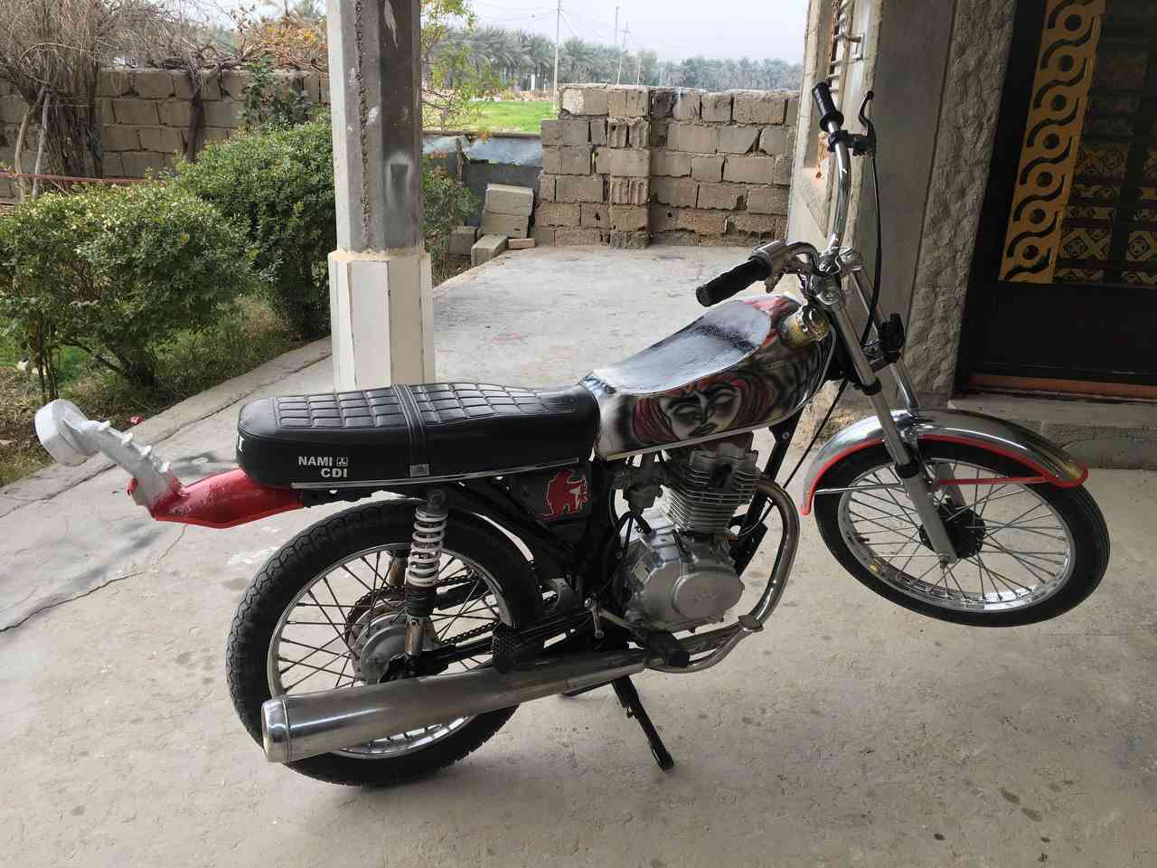 السلام عليكم.للبيع دراجه نامه اوراق اسكنر دراجه نضيفه بيها شلعه فول مكينه نضيفه محتاج وريد ابيعه السعر 450 المكان حله ***********
