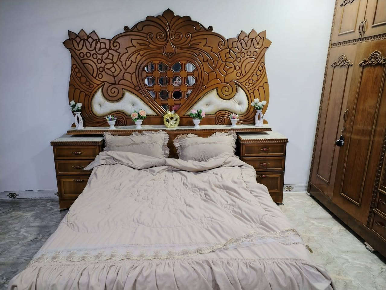 سلام عليكم غرفه ملحق 6 ابواب شغال صاج  5 ملم شغال

 توصي وليس جاهز السعر مليون 800  الغرفة كلفتني

 3مليون  250  العنوان موصل مشيرفة شارع 30 الرقم 

 ***********
