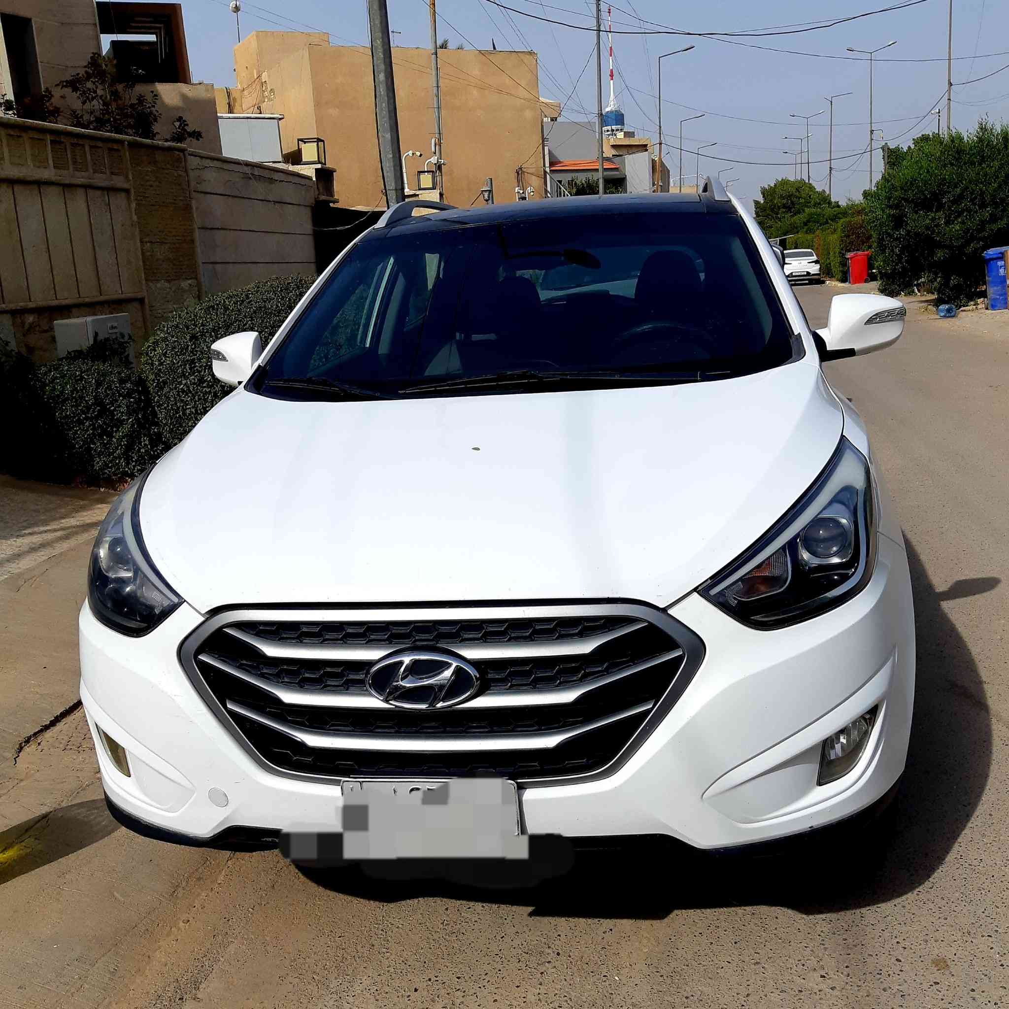 سلام عليكم للبيع توسان موديل ٢٠١٥ خليجي بانورما تحكم ستيرن ماشيه ١٢٠ او بيه مجال خمسه ويل كب تخم تاير جديد السياره كامله مابيه نقص السعر ١٤٨٠٠ او بيه مجال مكان السياره بغداد القادسيه رقم ***********
