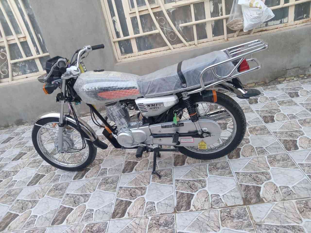 السلام عليكم دراجه للبيع 23مكفوله كفاله عامه السعر 1200 وبيه مجال قليل جدن مكان ديوانيه *********** تفاصيل كامله مو تخابر دكول شبيه مستعجل
