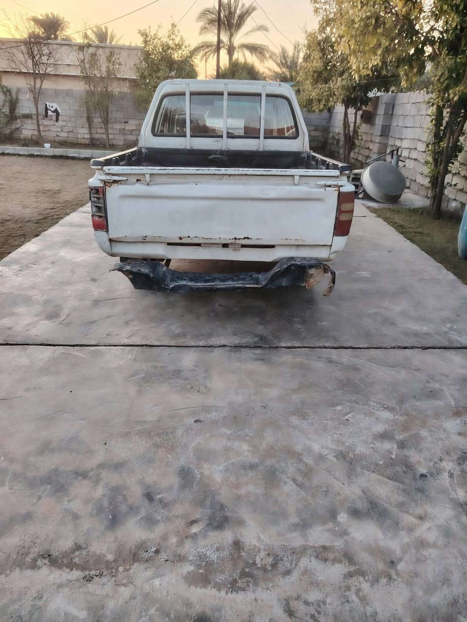 السلام عليكم
ادميرال للبيع 2008 بيها أوراق 
محركها مجفته جديد كير خير من الله والكشر شوفة العين عوزها دعاميه وشباك ليكدام سعرها 22 وبيها مجال
مكان السياره بلد. رقم الهاتف ***********
