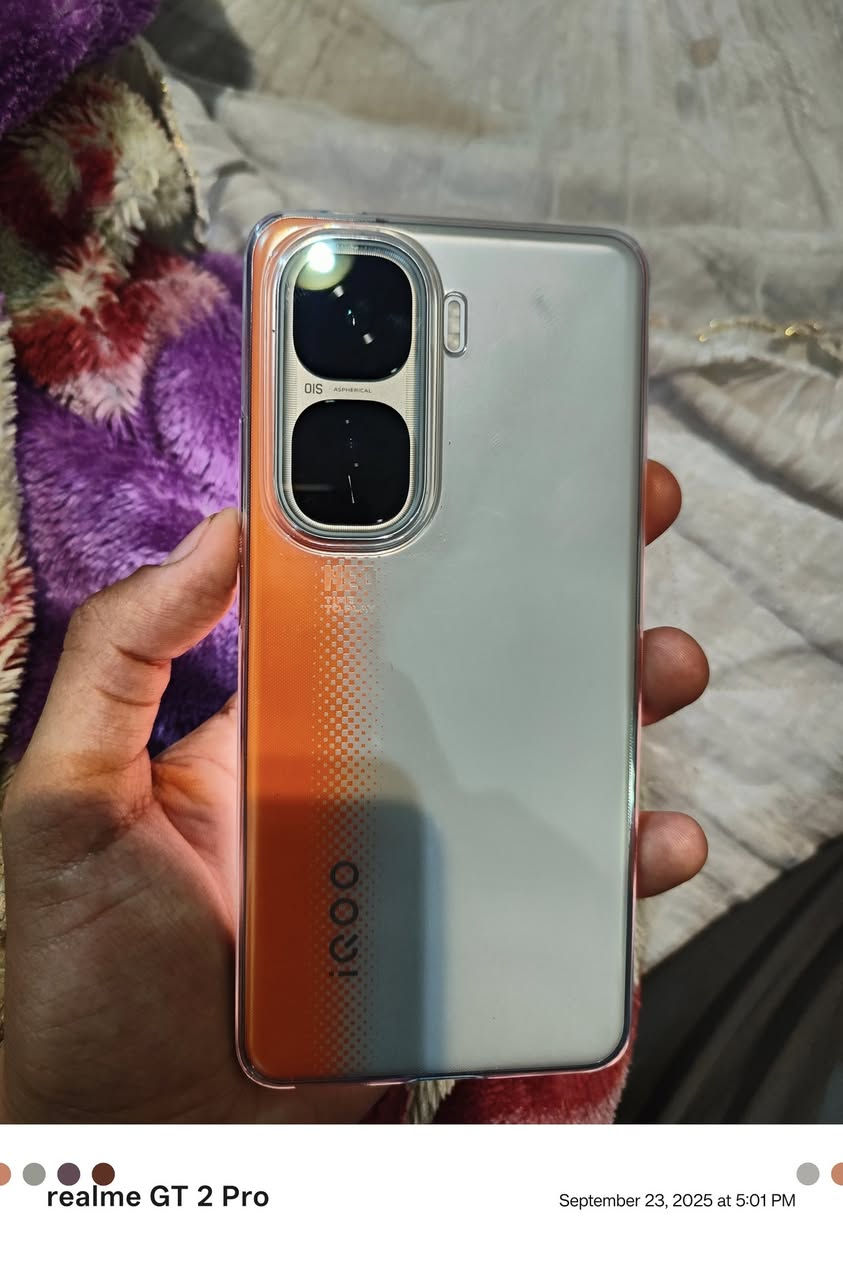 السلام عليكم IQOO NEO 10 PRO للبيع
المواصفات الجبارة (Hardware):
المعالج: Dimensity 9400 (أقوى معالج من ميديا تيك، أداء خارق في الألعاب واستهلاك البطارية).
الشاشة: LTPO AMOLED بدقة وضوح عالية وتردد 144Hz (سلاسة خيالية في التصفح واللعب).
البطارية: ضخمة بسعة 6100mAh، تدوم معك يومين من الاستخدام المكثف.
الشحن: سرعة شحن مرعبة 120W (يشحن الجهاز في دقائق معدودة).
الكاميرا: كاميرا احترافية بمستشعر سوني بدقة 50 ميجابكسل (تصوير ليلي وفيديو ممتاز).
رام 12 +12 ذاكرة 256 نسخه صينيه ماكو فرق عن العالمية
مكاني كربلاء طويريج
رايده ب ٤٦٥


**إذا كنت صاحب هذا الإعلان وتريد حذفه لأي سبب، رجاءا أرسل رسالة إلى الدعم الفني**