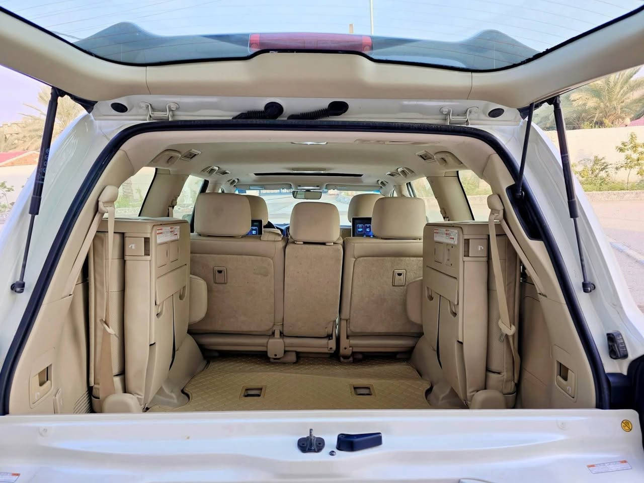 السلام عليكم
للبيع لاندكروز موديل 2020 ساز  

جديدة بمعنى كلمة اسبيرها منازل اللون ابيض صدفي
 رقم بغداد نكليزي  بسمي سنويه 2030

محرك 4000

V6

فول موصفات 1/1

بصمه تشغيل 

5 بصمه أبواب لمس 

تشغيل عن بعد 

فتحه سلايت

كشنات ثنين كهرباء 

كشنات جلد 

8ايرباك 

زراكات 

مري شفط 

شاشات خلفيه 

مطفايه حريق 

جنطه شفط 

عداد لكزز 

ثلاث قطع تبريد 

حساس امامي 

حساس خلفي  

وباقي موصفات ساز معروفه 

ماشيه 84ألف حقيقي 

ابيع على السونار بيها جاملغ وباب  والباقي مكفوله كفاله 
بيع او مراوس حسب القناعه

السعر 485$ اربع دفاتر و85 ورقة 

الاستفسار اتصل على الرقم   

***********
***********
