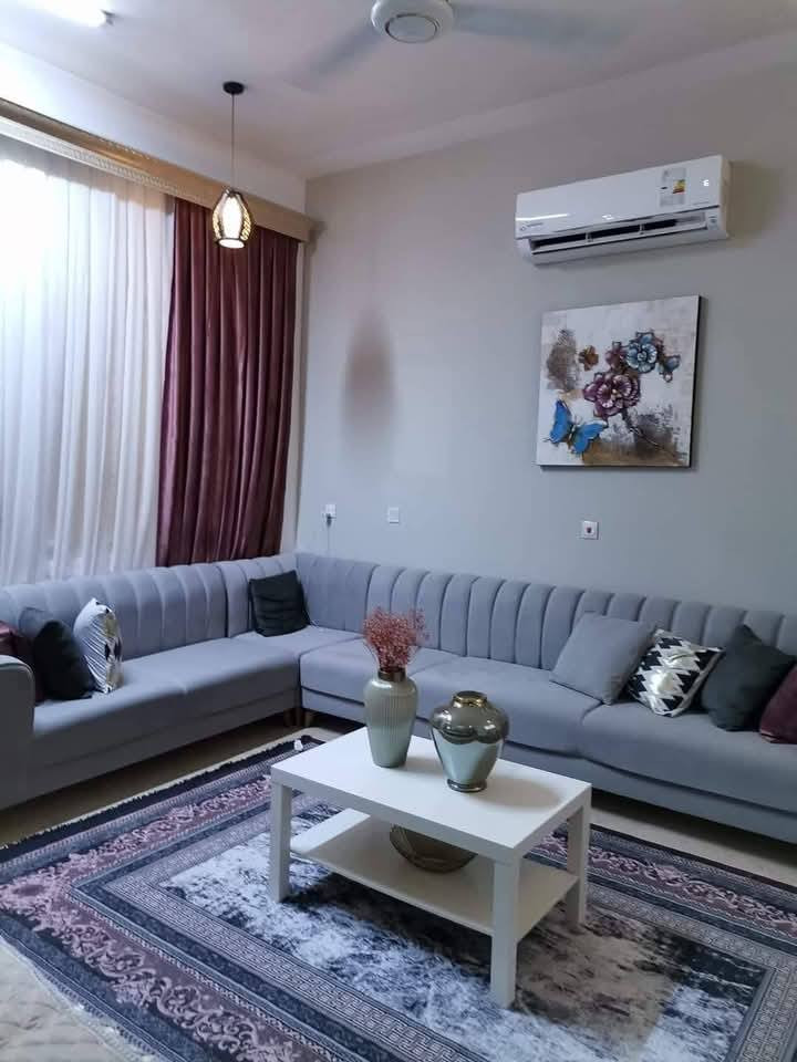 للبيع ٢٨٥ م حديث منطقة الاطباء
.......
اعلان رقم ١٦٣
.......
دار ٢٨٥ م في منطقة الاطباء
واجهة ٩ ونص
نزال ٣٠ يحتوي على ٧ غرف نوم 
طابقين حديث فول بمواصفات جداََ راقية
قريب خدمي المطار
للاستفسار *********** متوفر واتس اب اتصال
مكتب New House للعقار
حي الجهاد الديوان مقابل الامانة قرب كوفي الديوان
#مكتب_نيوهاوس_للعقار
