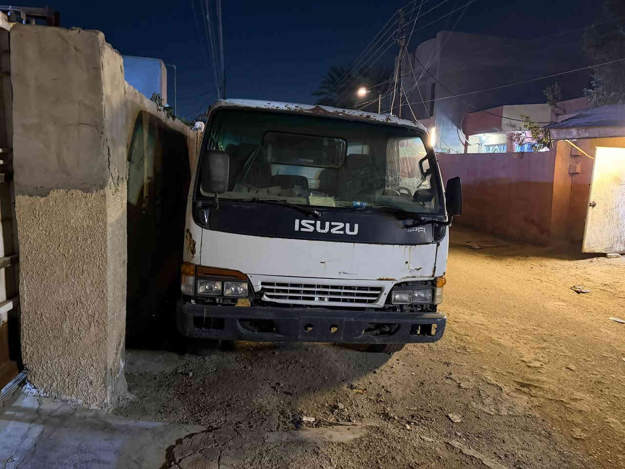 ازوزو 4 طن
جاهزة 
الاضرار سمكرة بدي
شغالة جاهزة للشغل كهرباء كامله
سنوية تحتاج تجديد
رقم كركوك
سعر 60 ورقة بيه مجال
اي استفسار ‭0771 341 9658‬
