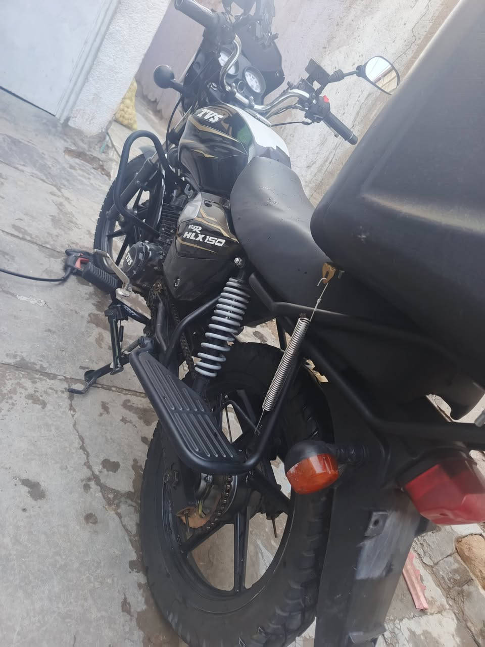 السلام عليكم TVs موديل ٢٢ اوراق اصولي 
الدراجه مبدل بوشه وبستم وكاله السعر ١٤٥٠ وبيهه مجال قليل 
*********** وتساب
